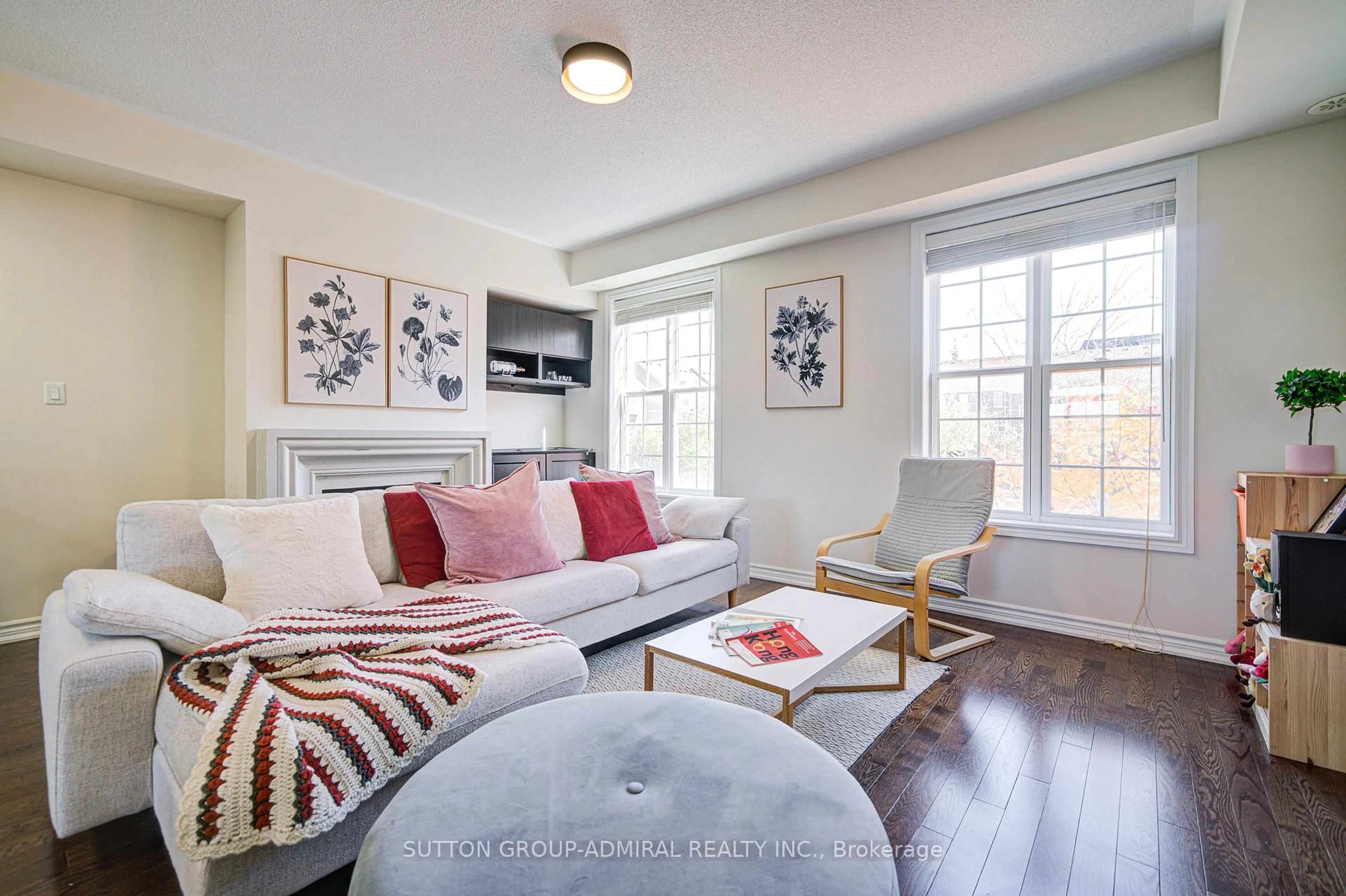 Living room with furniture, unknown for 9 Vandaam Lane, Markham Ontario L6C 0P1