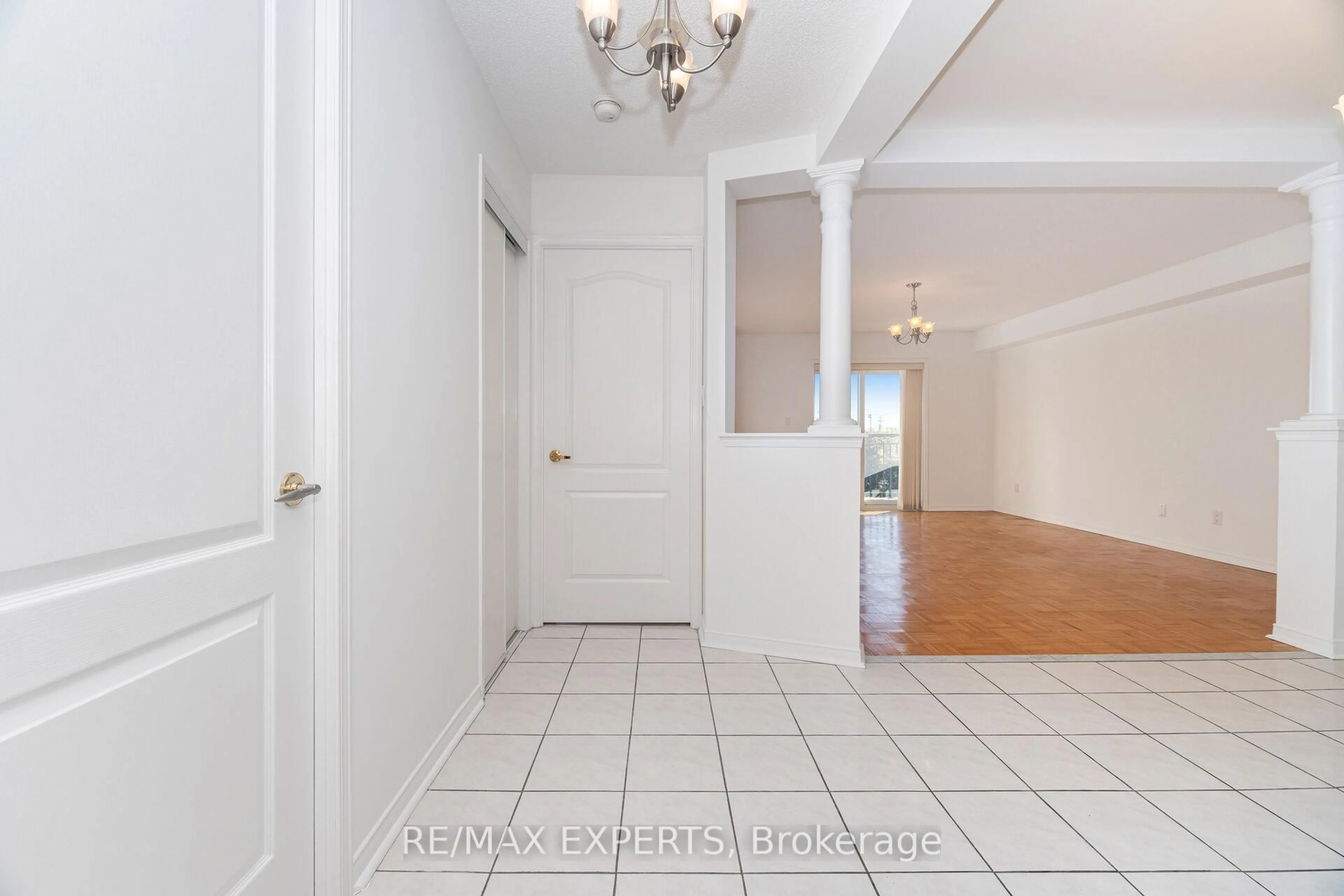 Indoor entryway for 7373 Martin Grove Rd #309, Vaughan Ontario L4L 9K1