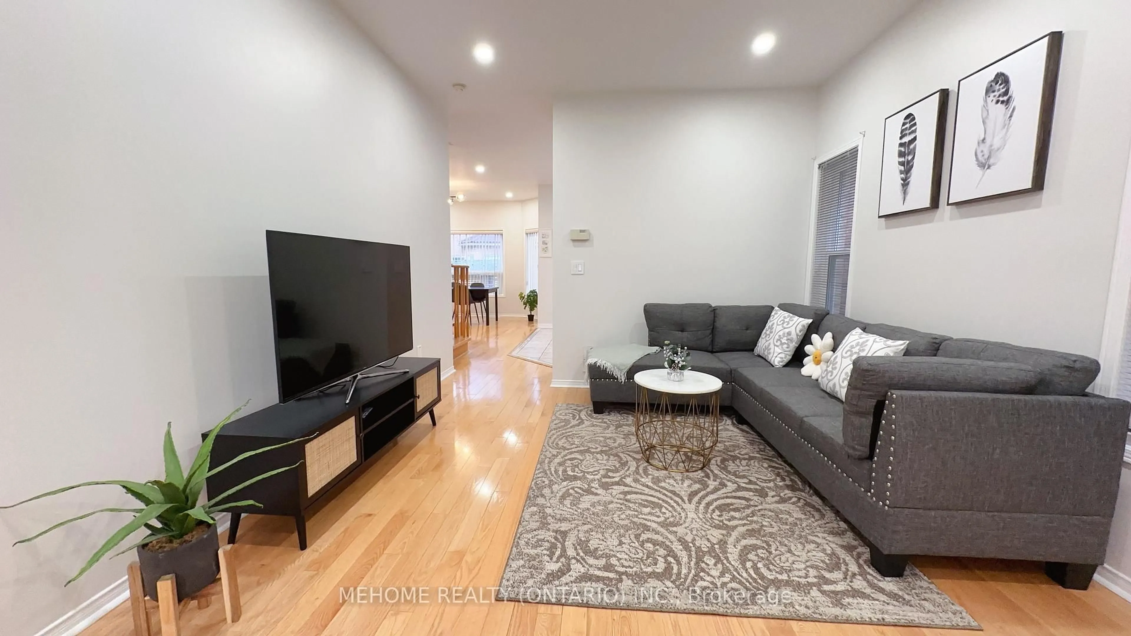 Living room with furniture, unknown for 15 Catherina St, Markham Ontario L6C 2L6