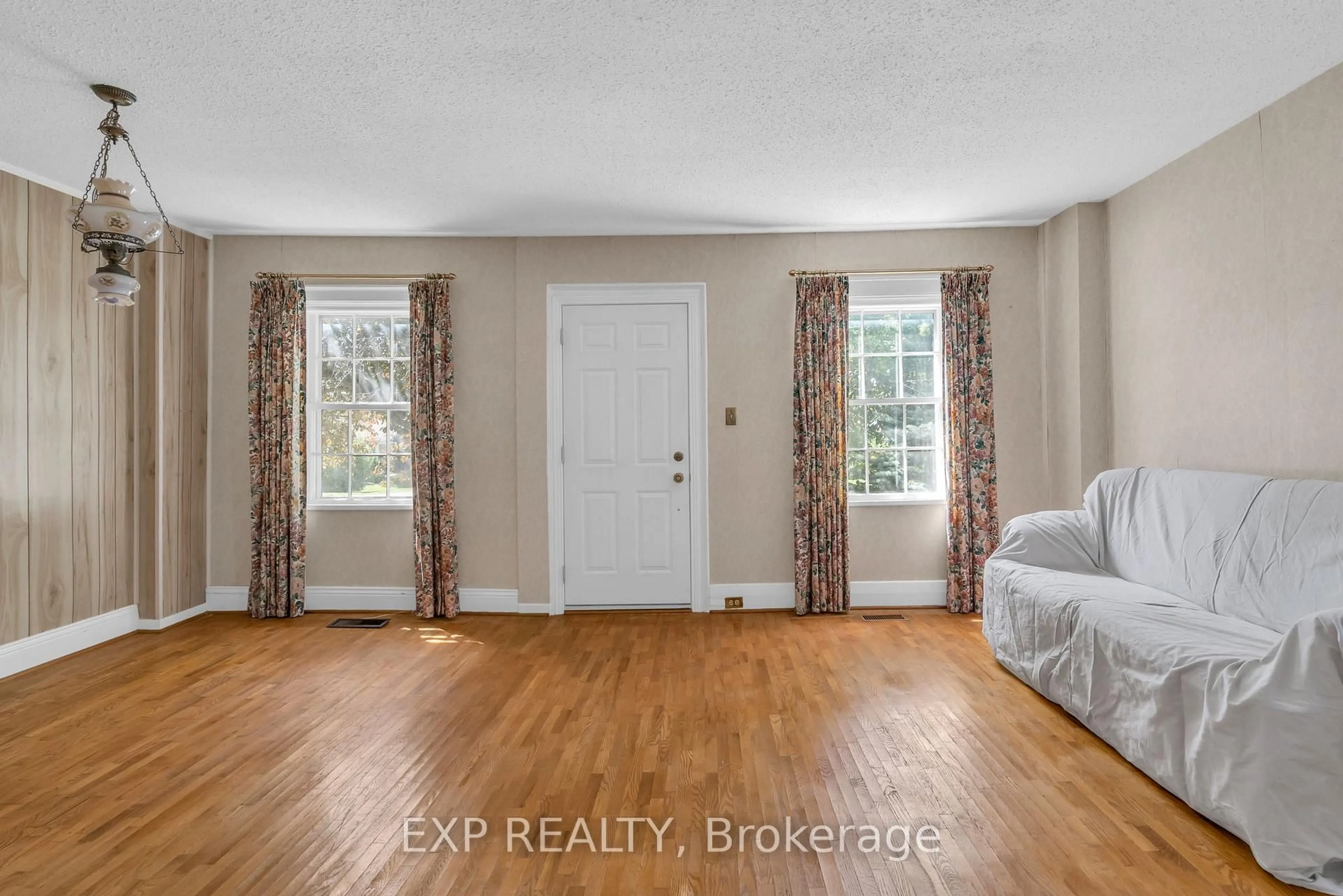 Unknown for 39 River St, Georgina Ontario L0E 1R0