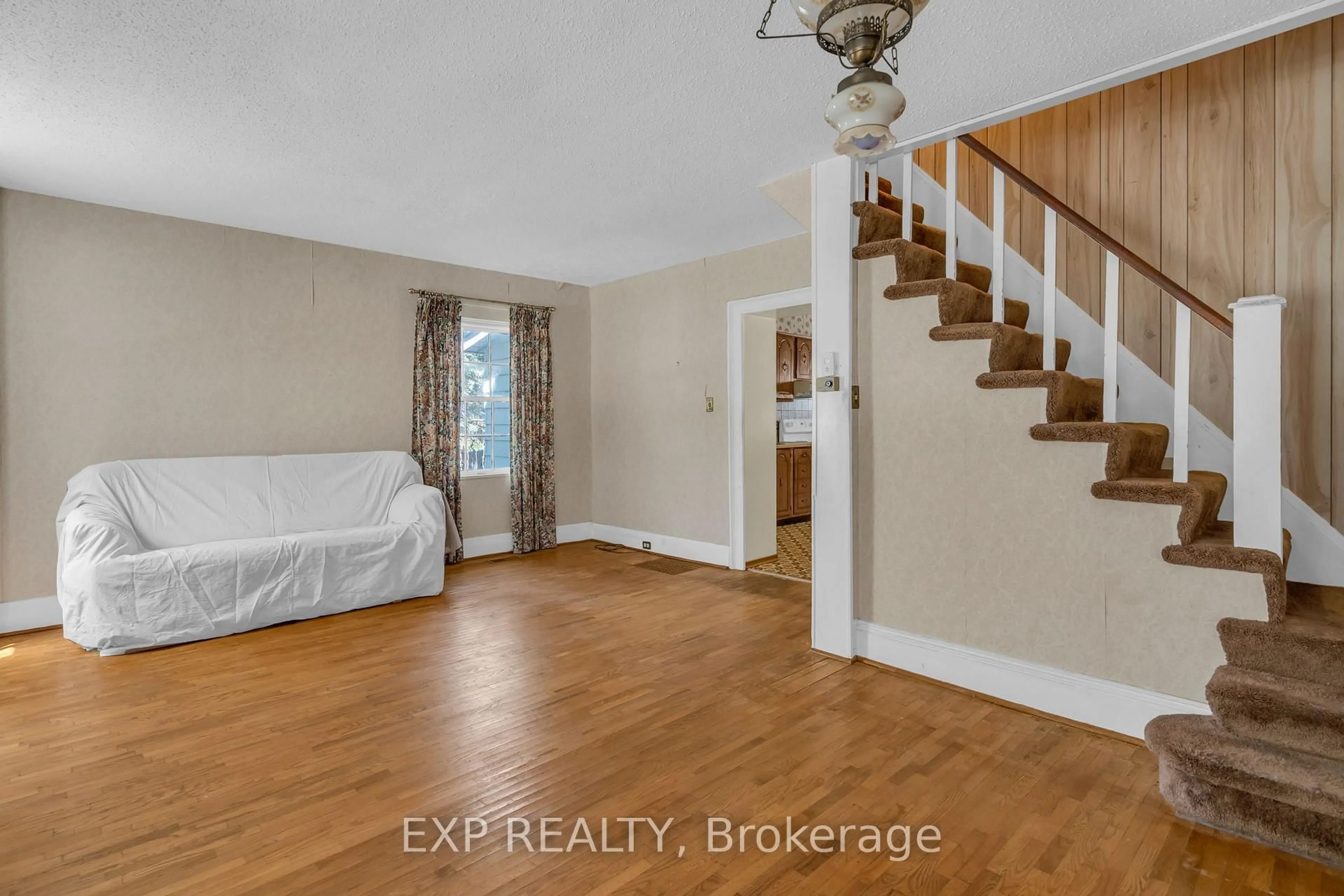 Unknown for 39 River St, Georgina Ontario L0E 1R0