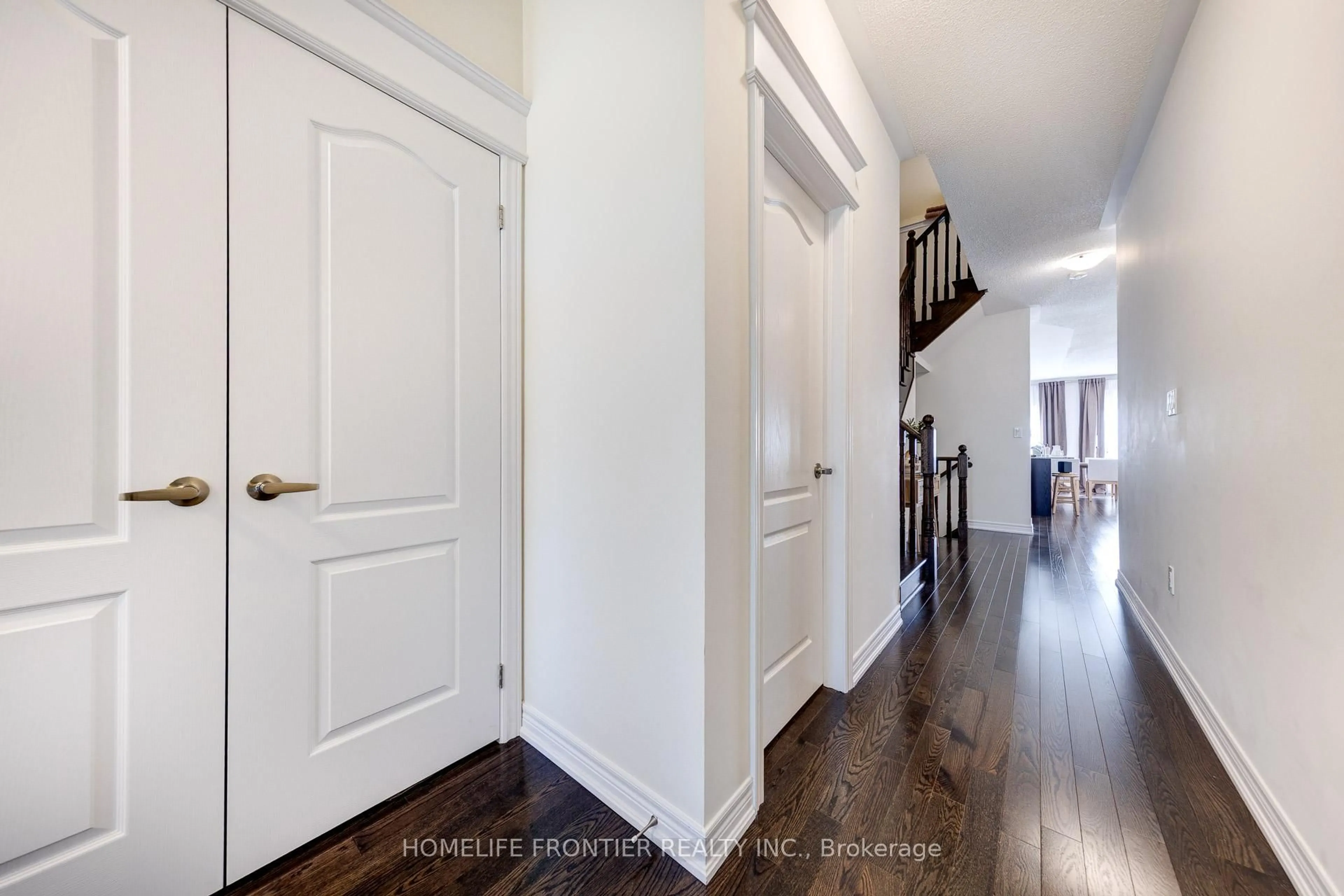 Indoor entryway for 29 Bellflower Lane, Richmond Hill Ontario L4E 0E4