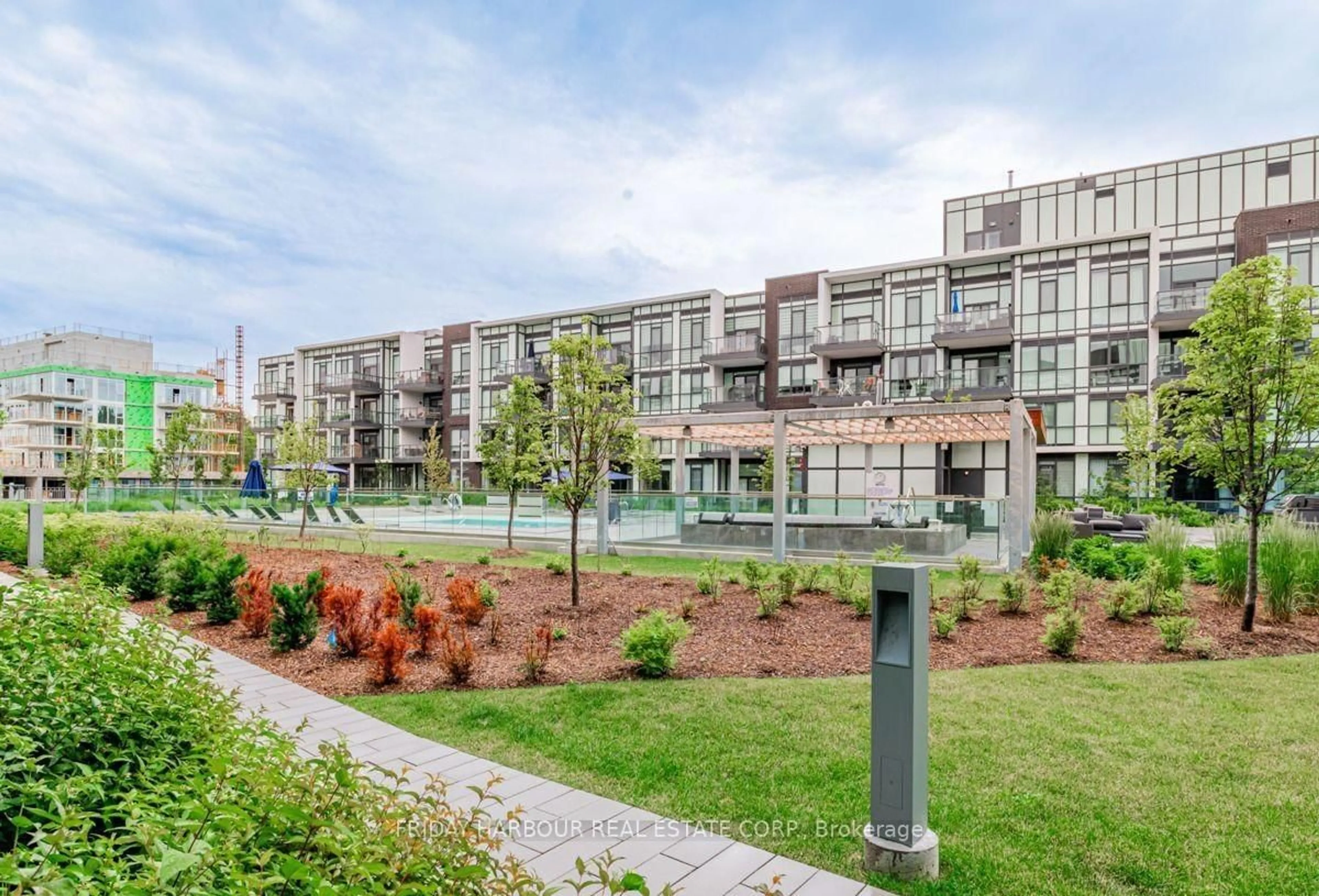 Patio, unknown for 415 Sea Ray Ave #126, Innisfil Ontario L9S 0R5