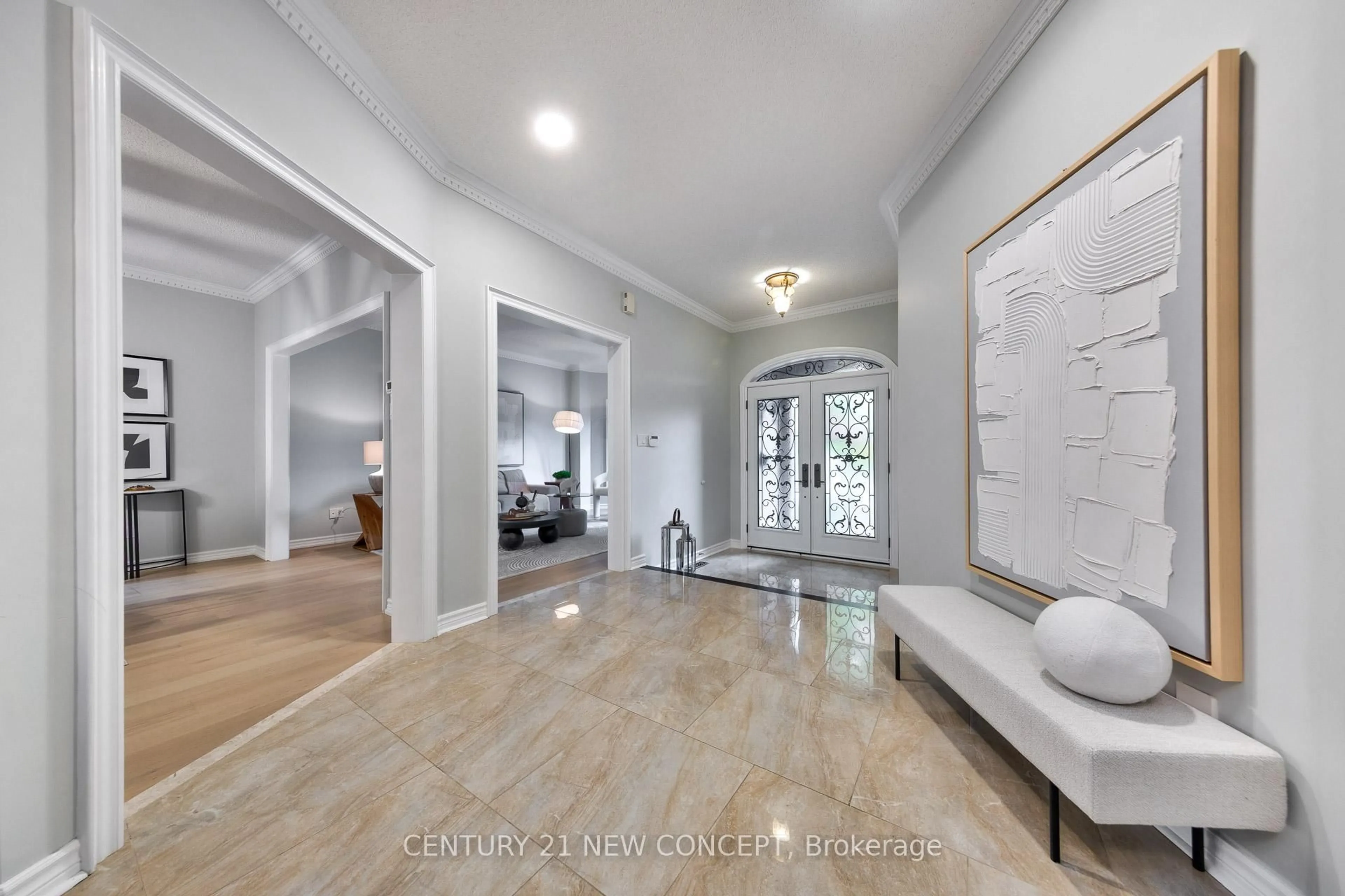 Indoor entryway for 19 Silver Fir St, Richmond Hill Ontario L4B 3R5