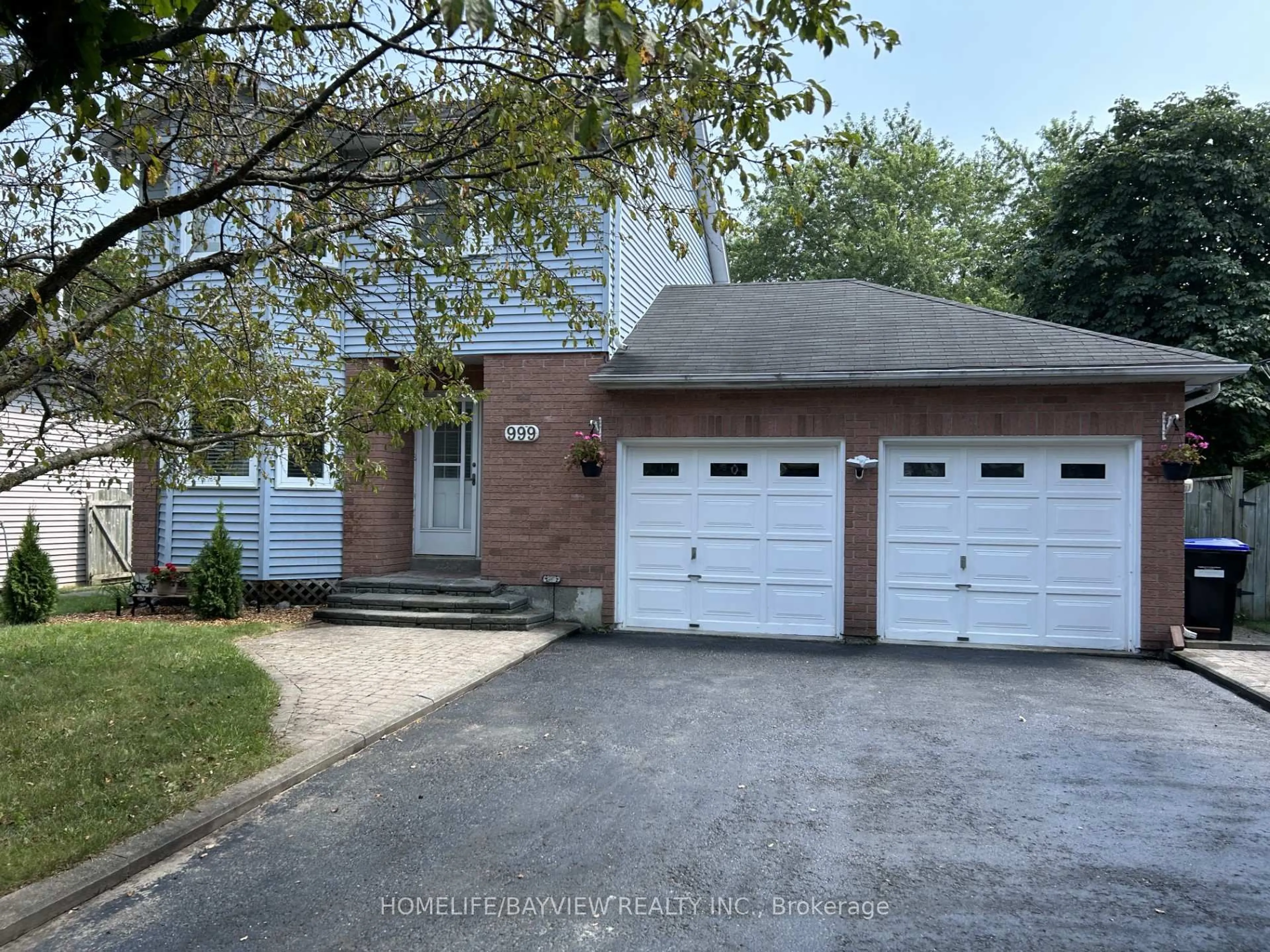 Home with brick exterior material, street for 999 Anna Maria Ave, Innisfil Ontario L9S 1V5
