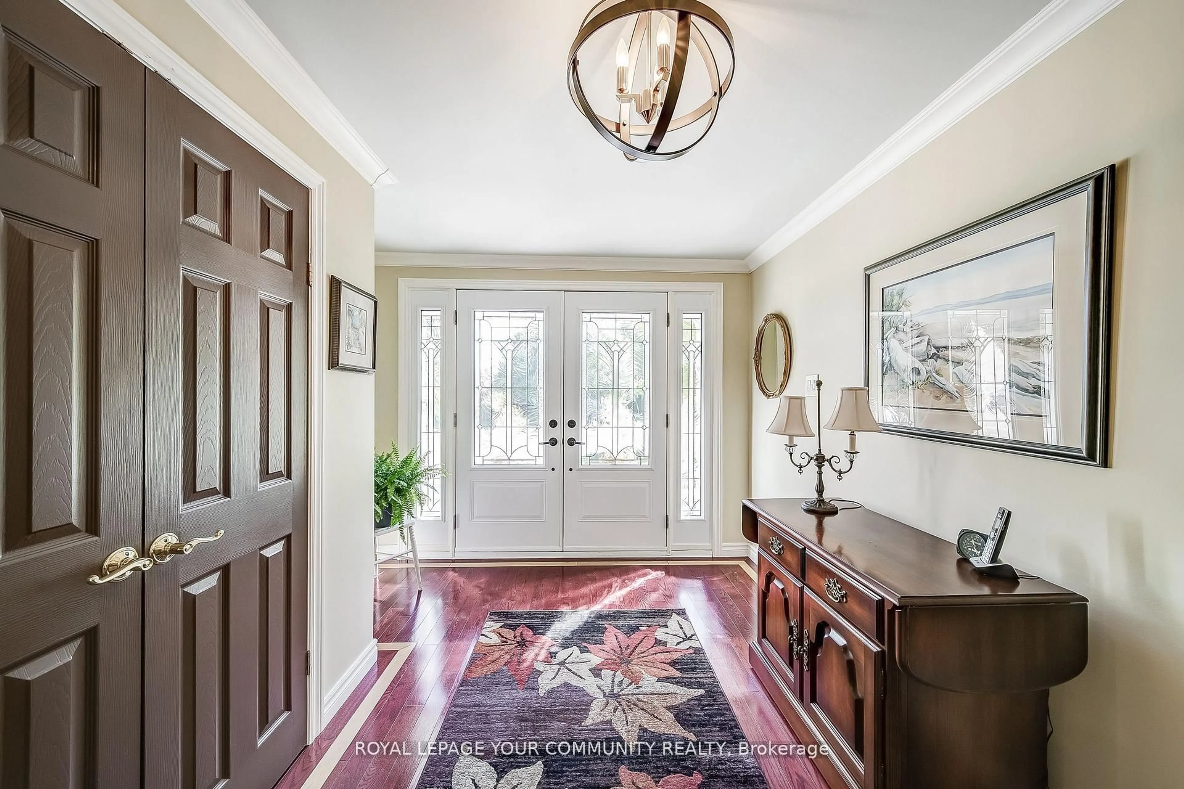 Indoor entryway for 36 Devins Dr, Aurora Ontario L4G 2Z1