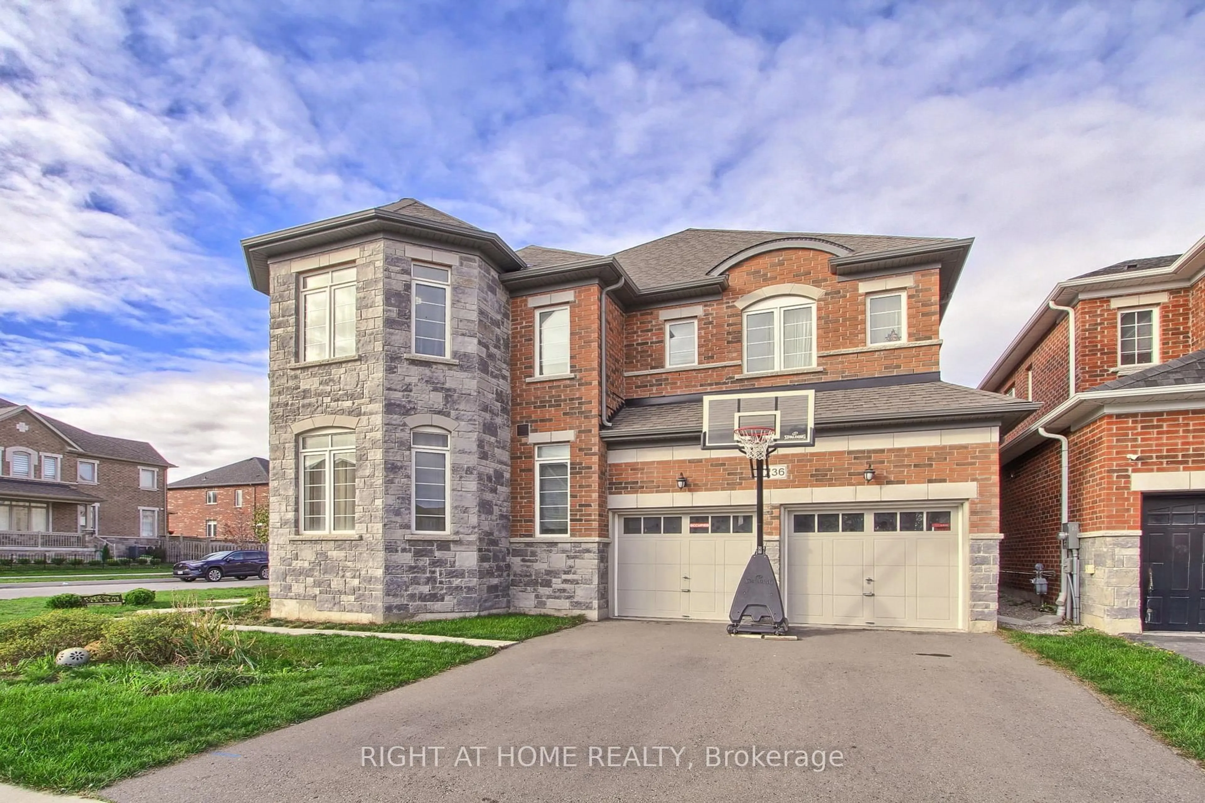 Home with brick exterior material, street for 2236 Lozenby St, Innisfil Ontario L9S 0M8