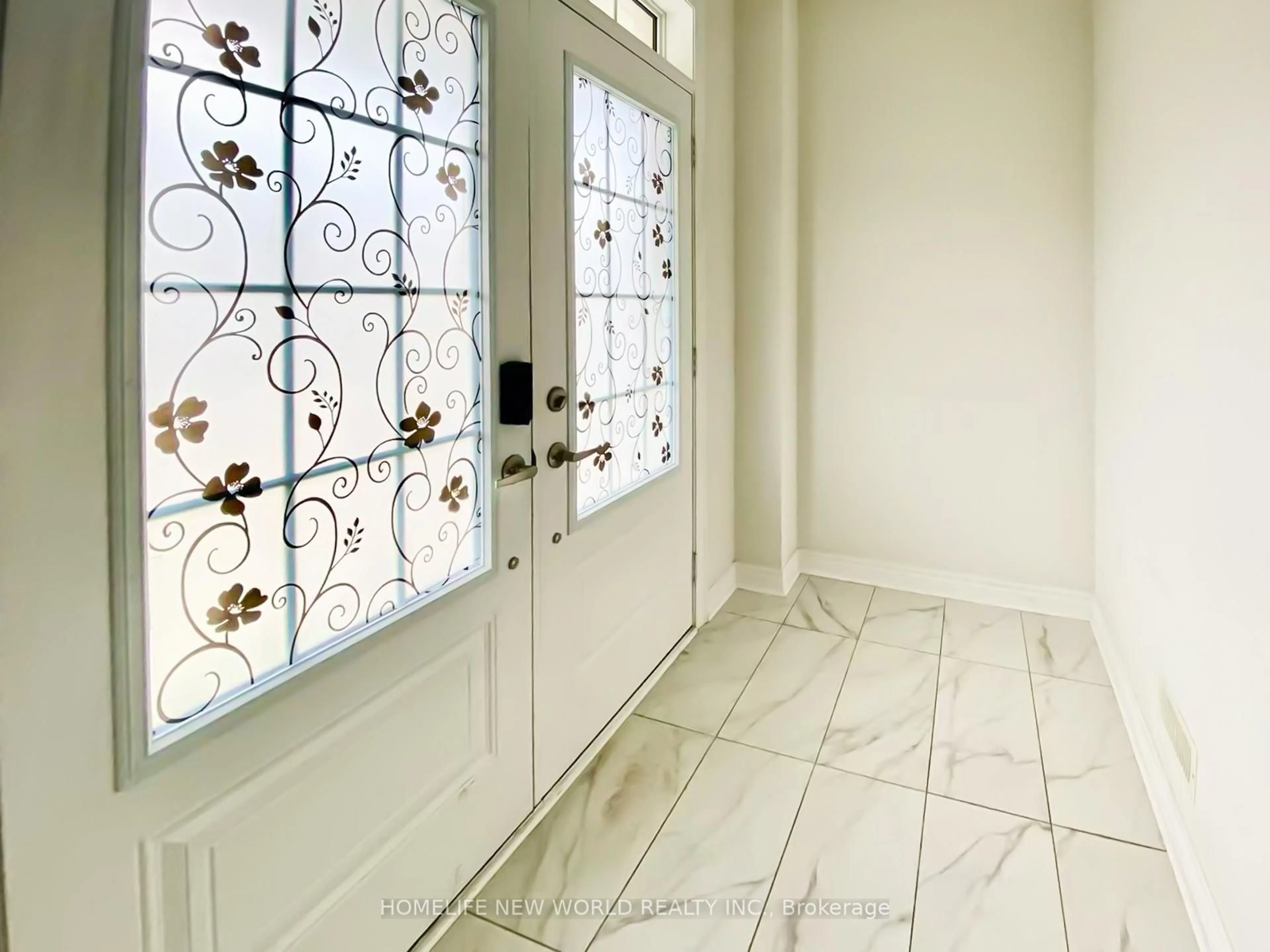 Indoor entryway for 77 Brookfam St, Richmond Hill Ontario L4S 0H9