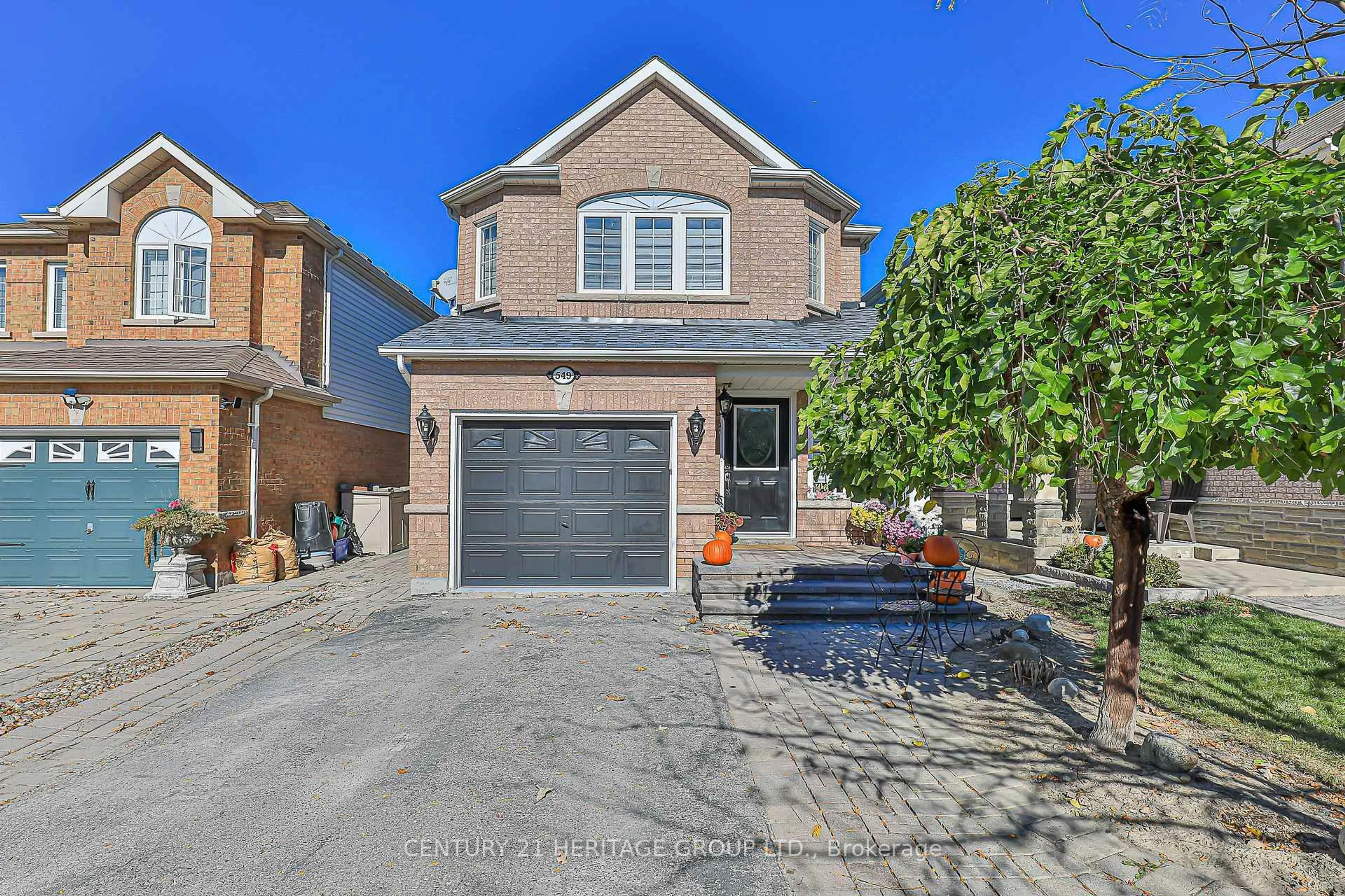 Home with brick exterior material, street for 549 Pelletier Crt, Newmarket Ontario L3X 2N7