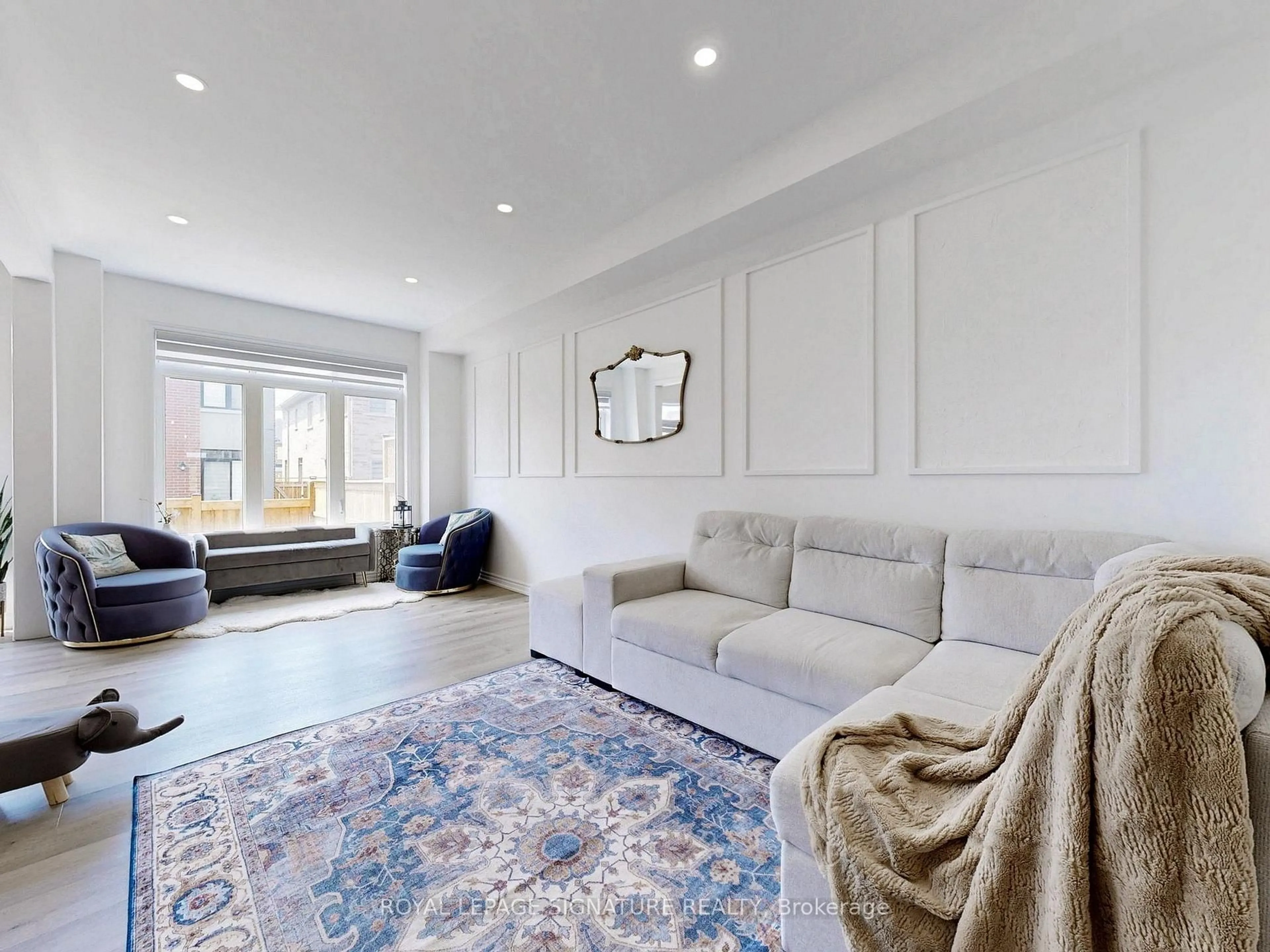 Living room with furniture, unknown for 54 Tiberini Way, Bradford West Gwillimbury Ontario L3Z 4K3