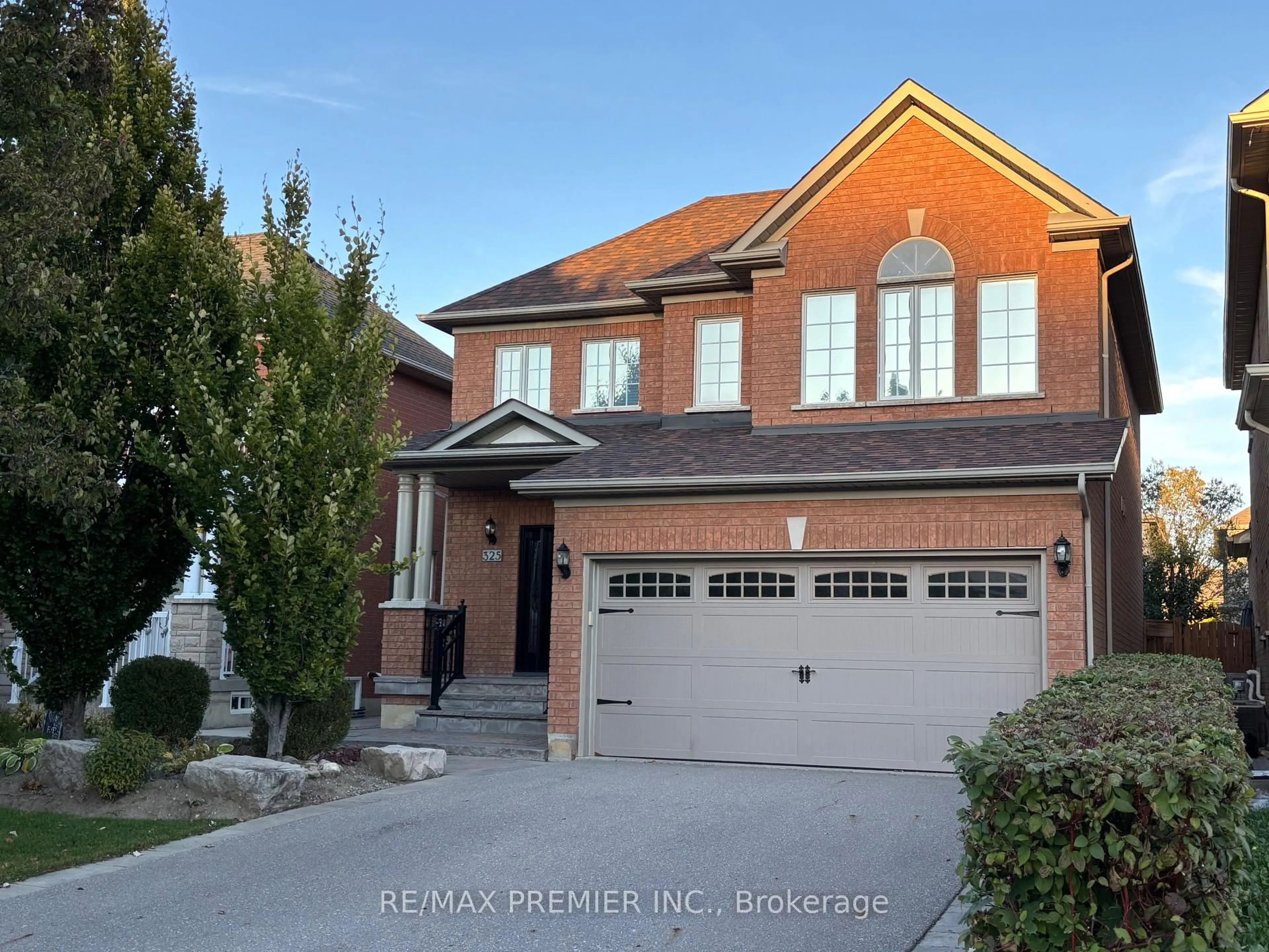 Home with brick exterior material, street for 325 Vellore Ave, Vaughan Ontario L4H 2Z2
