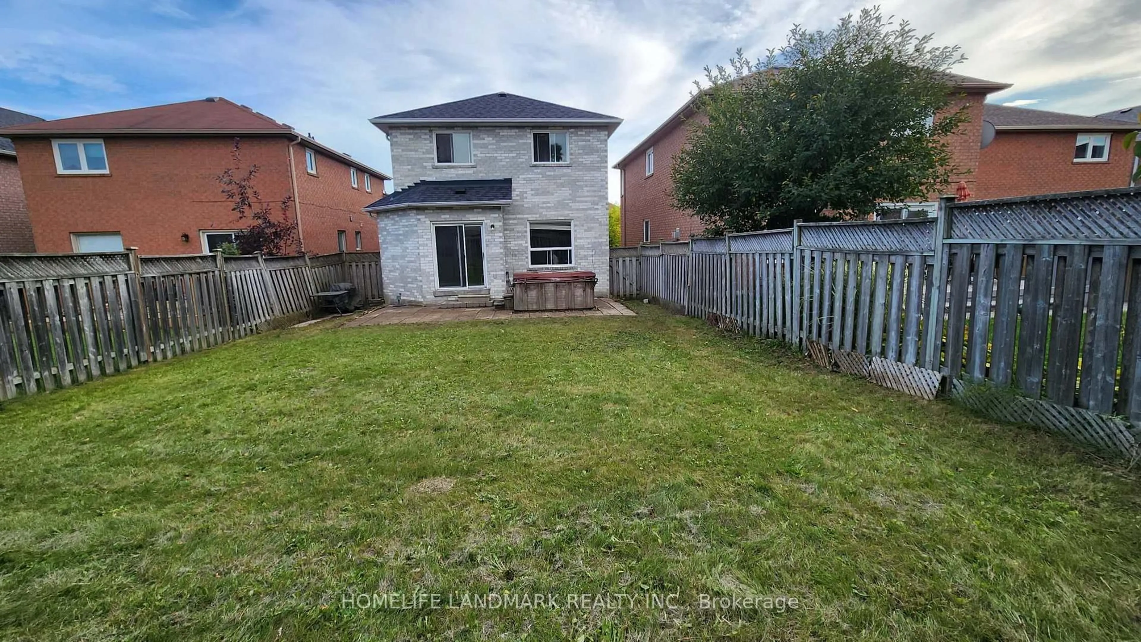 A pic from outside/outdoor area/front of a property/back of a property/a pic from drone, unknown for 48 Painted Rock Ave, Richmond Hill Ontario L4S 1R6