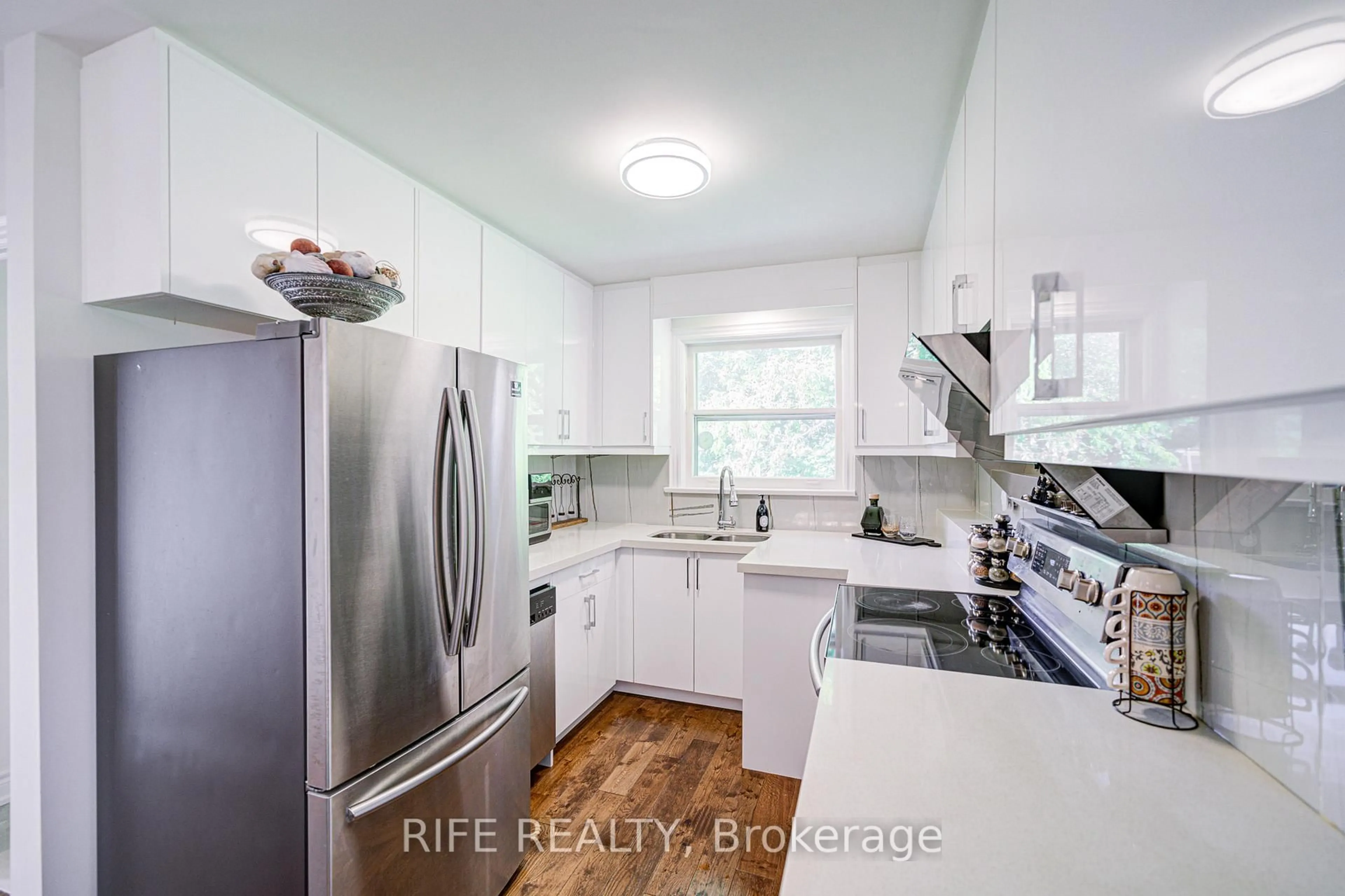 Unknown for 306 Wenlock Ave, Richmond Hill Ontario L4C 1M7