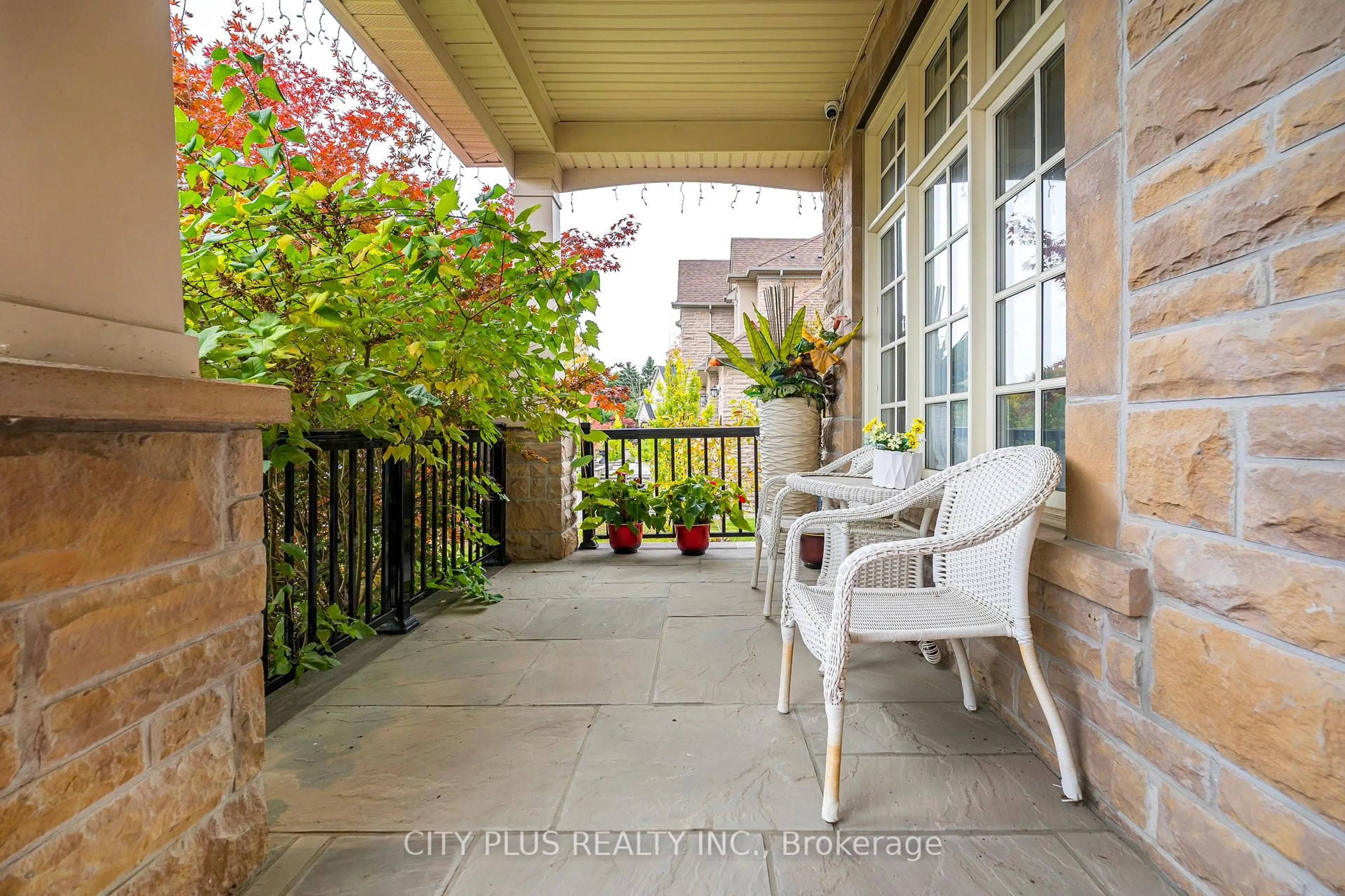 Patio, street for 19 Royal County Down Cres, Markham Ontario L6C 0K1