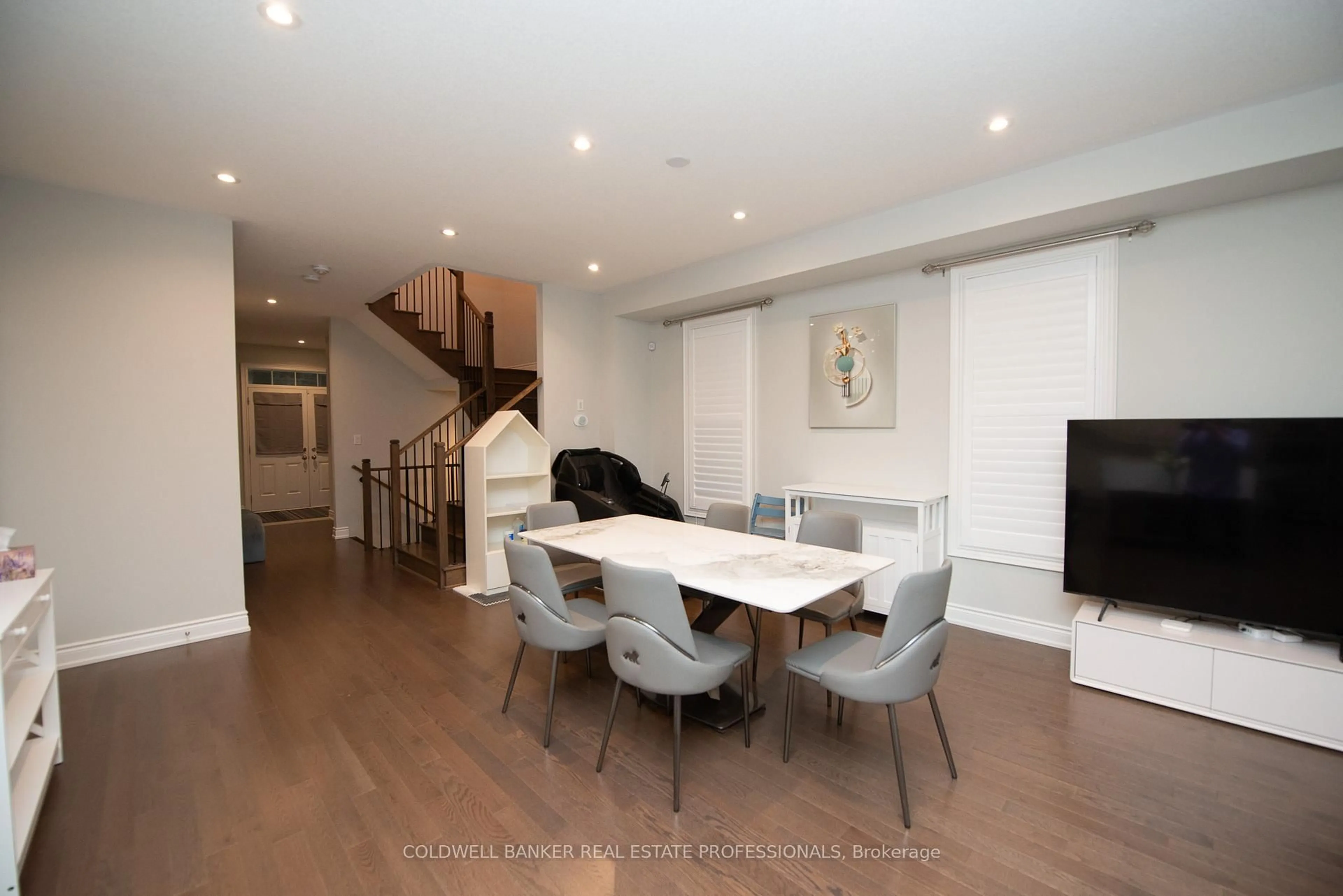 Dining room, unknown for 4 Portea Lane, East Gwillimbury Ontario L9N 0S9