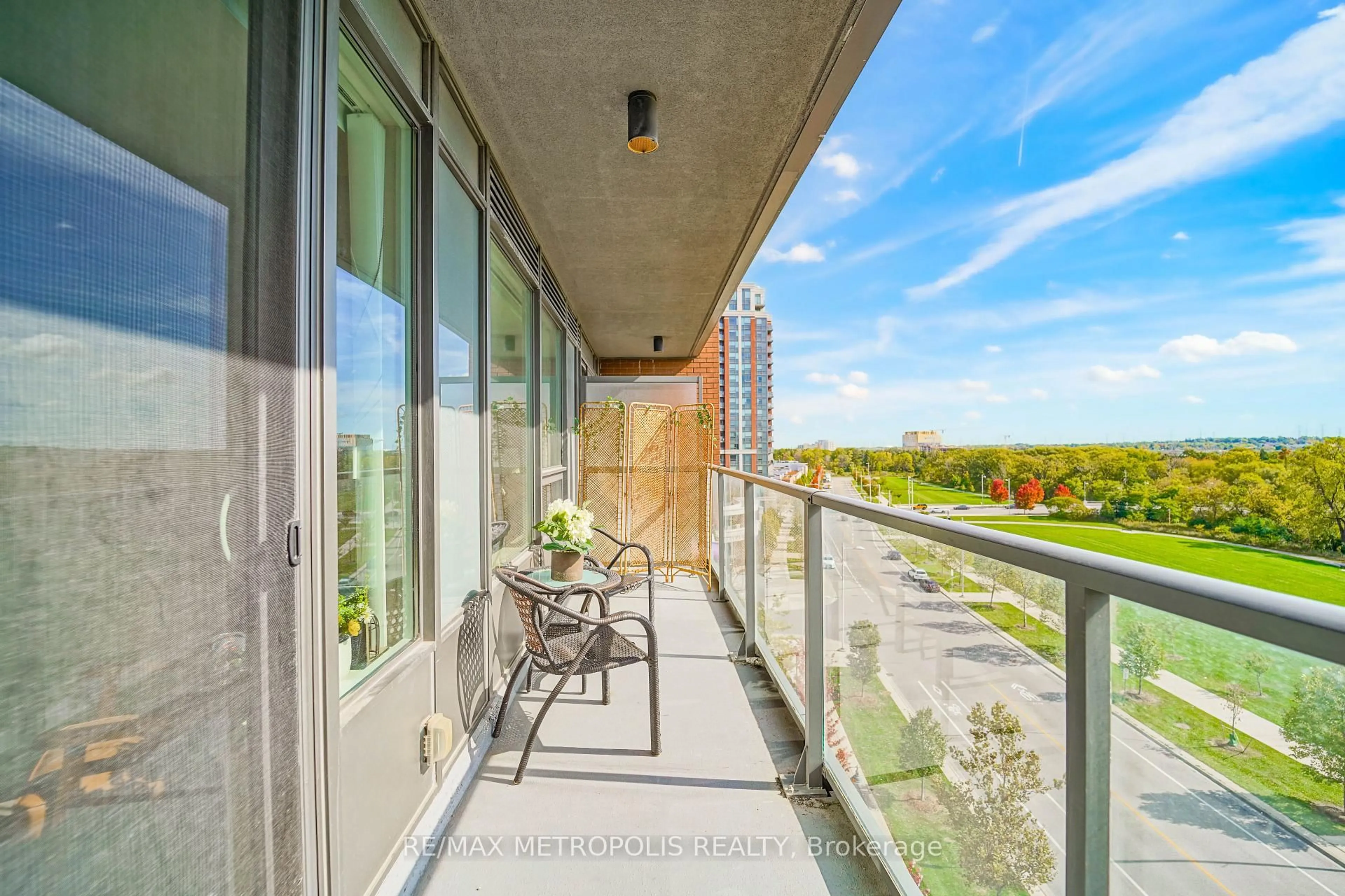 Balcony in the apartment, city buildings view from balcony for 18 Uptown Dr #819, Markham Ontario L3R 5M5