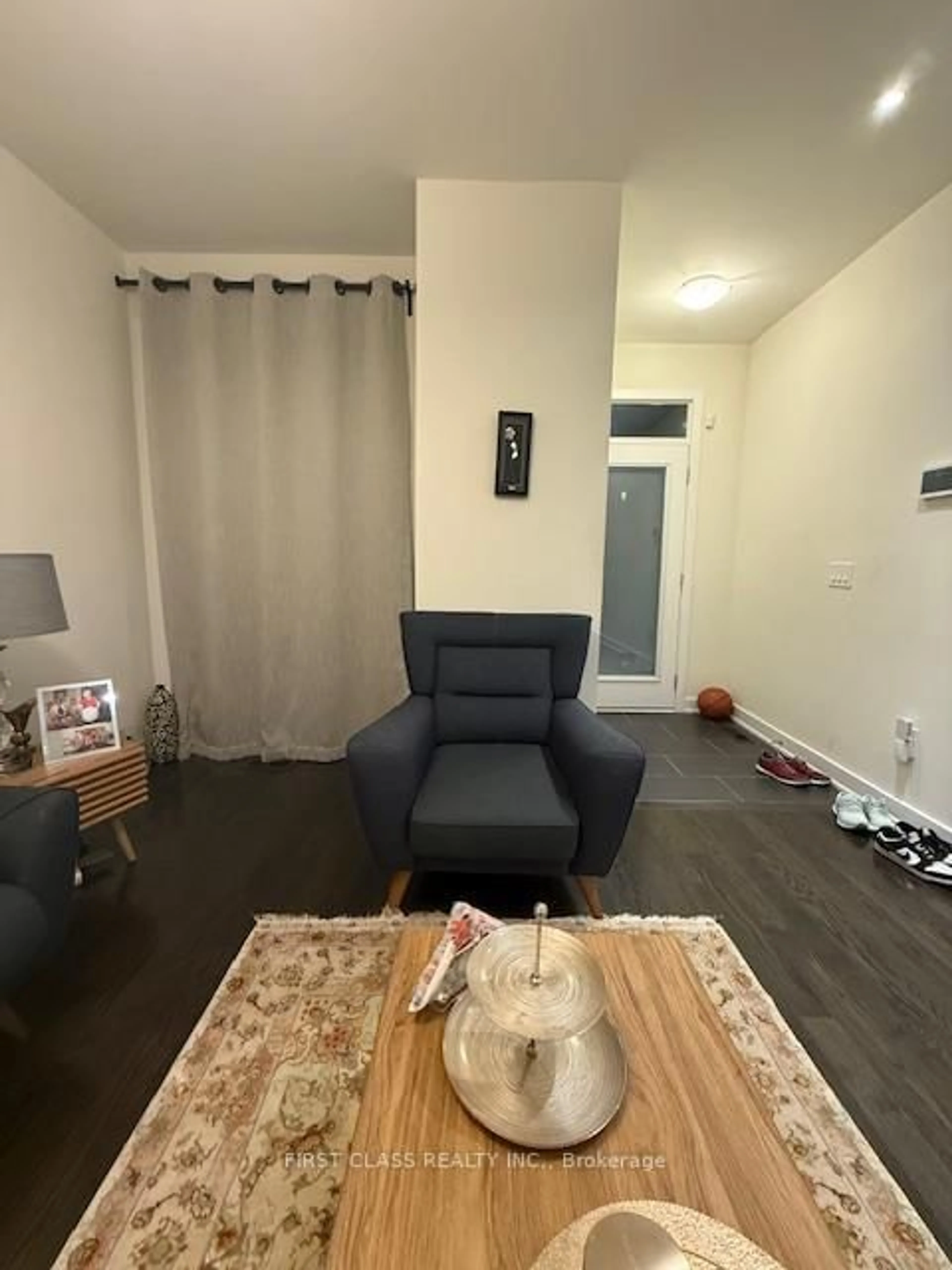 A pic of a room for 52 Helliwell Cres, Richmond Hill Ontario L4E 1C7
