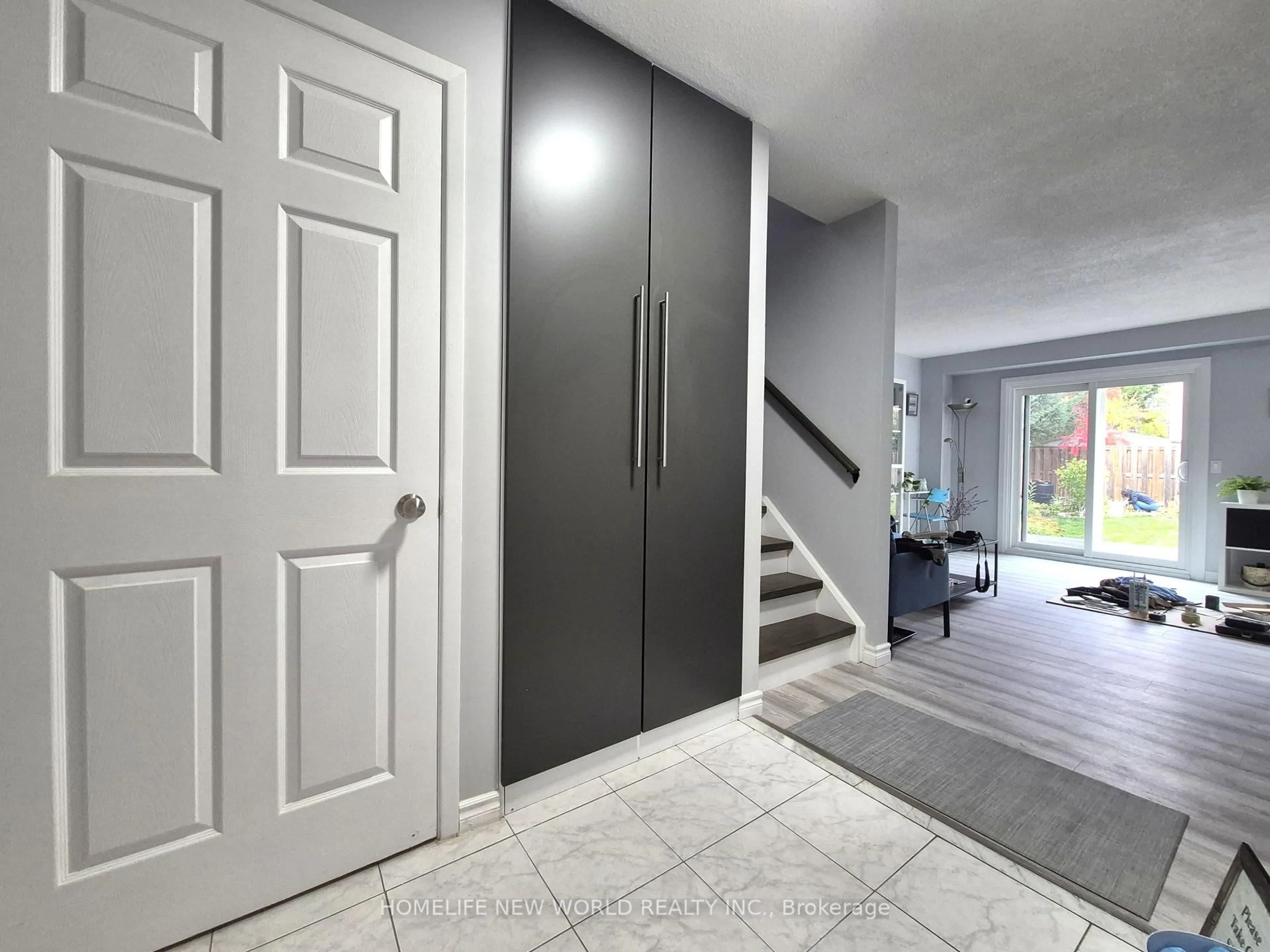 Indoor entryway for 88 Madsen Cres, Markham Ontario L3R 4P3