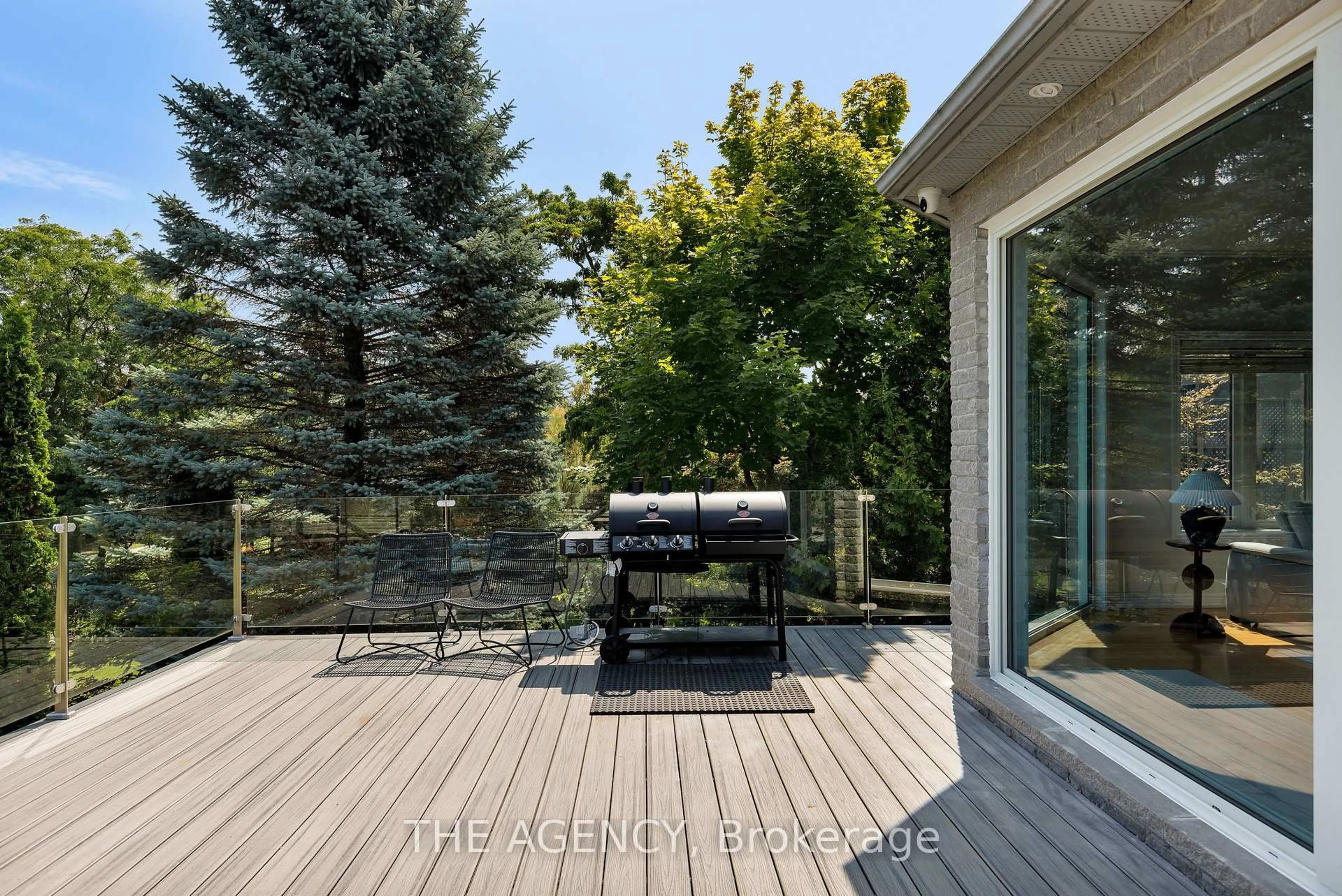 Patio, forest/trees view for 703 Madeline Hts, Newmarket Ontario L3X 2J6
