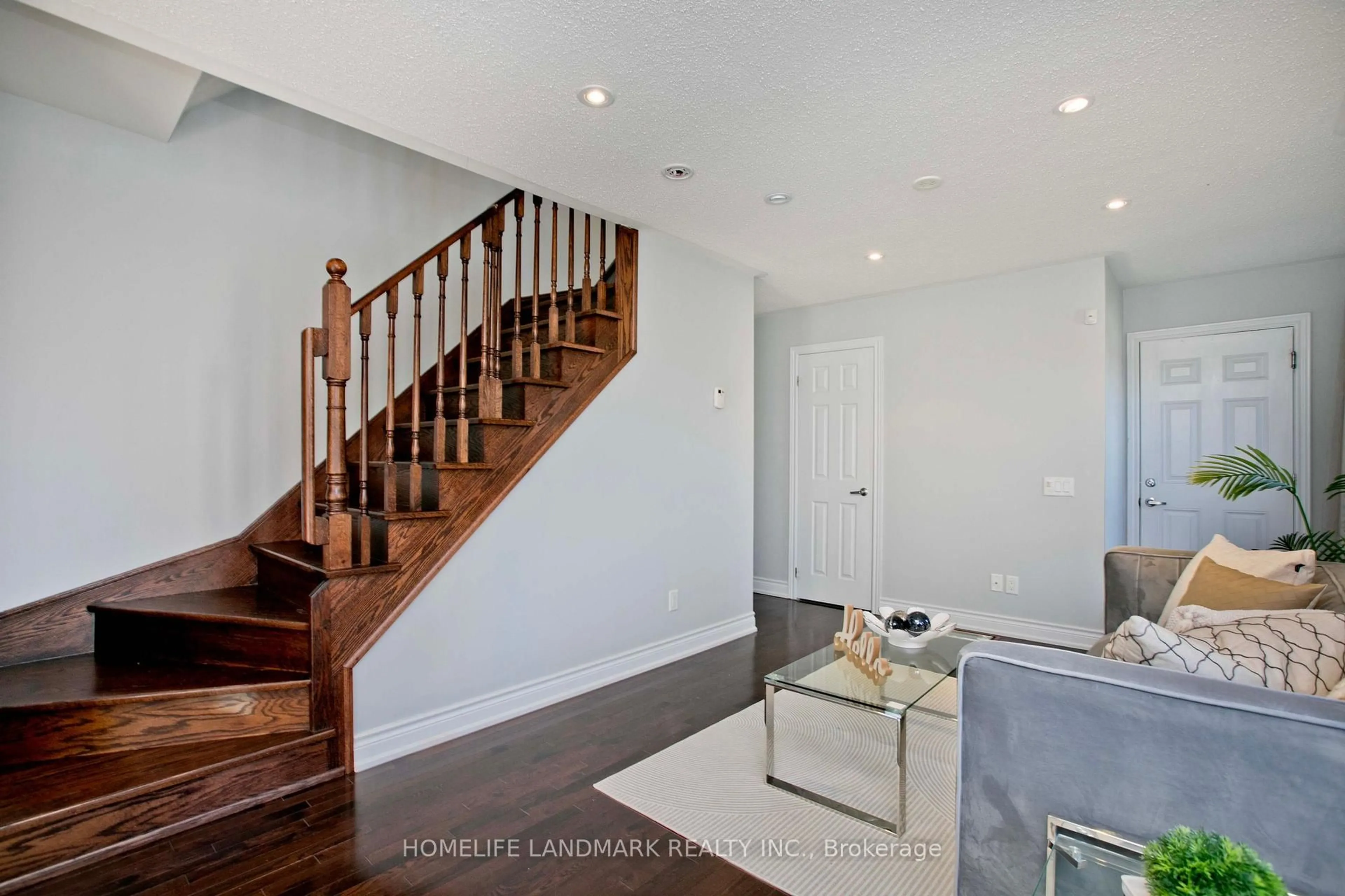 Indoor entryway for 2 Percy Reesor St, Markham Ontario L6C 0M7