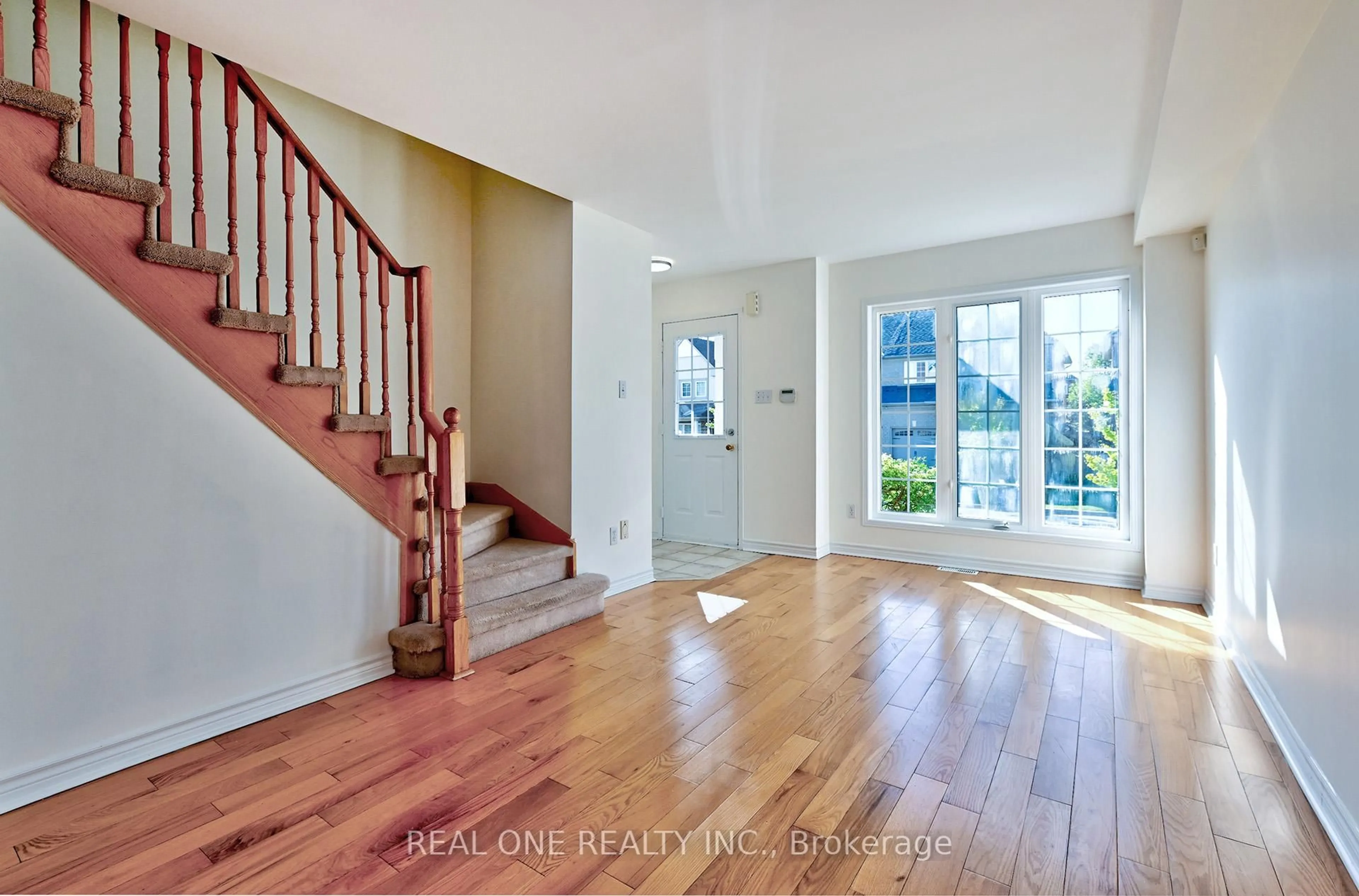 Indoor entryway for 177 Fred Mclaren Blvd, Markham Ontario L6E 1G8