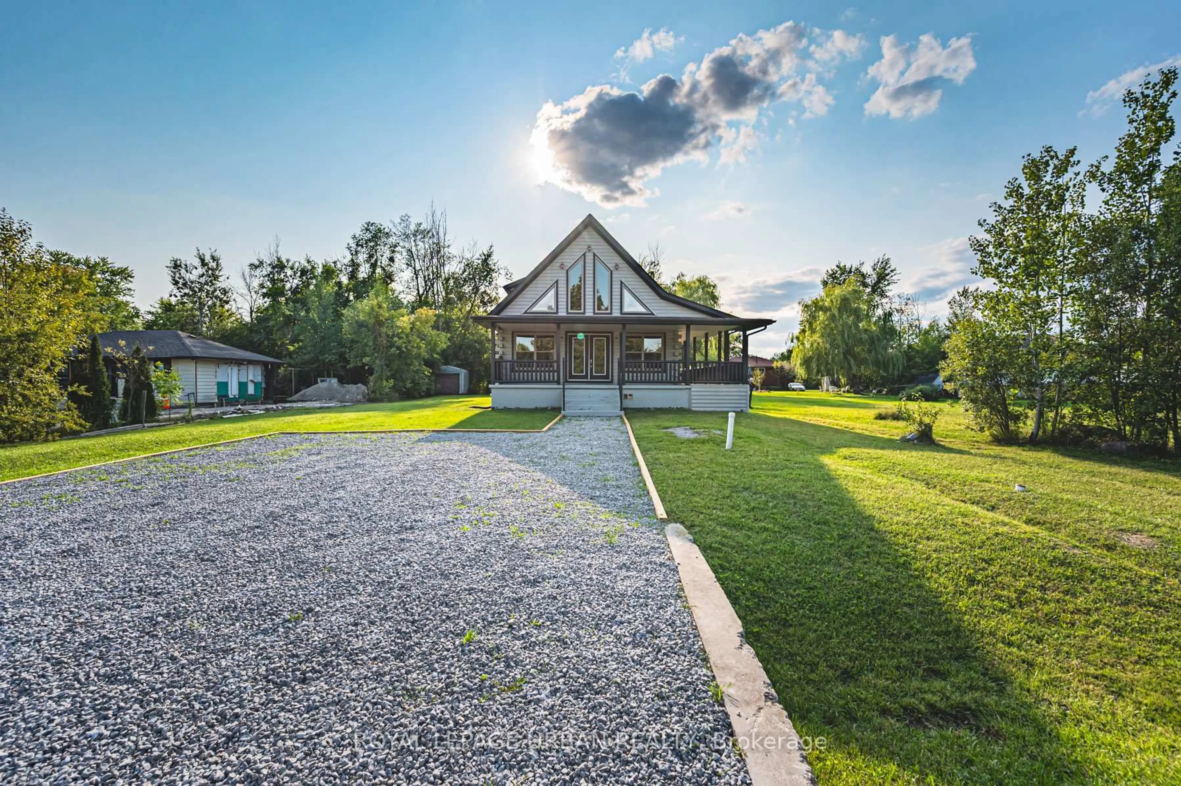 A pic from outside/outdoor area/front of a property/back of a property/a pic from drone, unknown for 756 Rockaway Rd, Georgina Ontario L0E 1S0