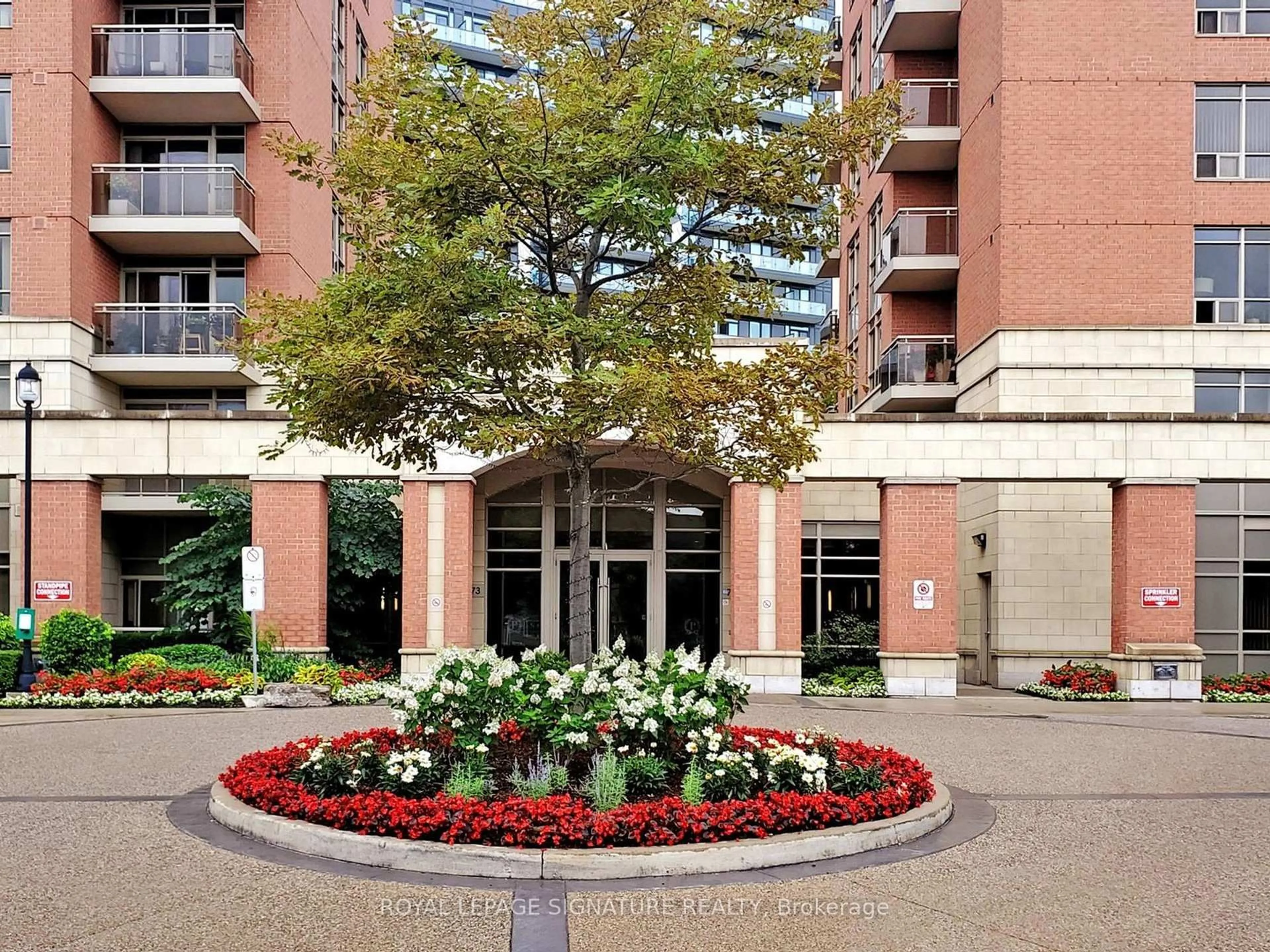 Indoor foyer for 75 King Williams Cres #708, Richmond Hill Ontario L4B 0C1