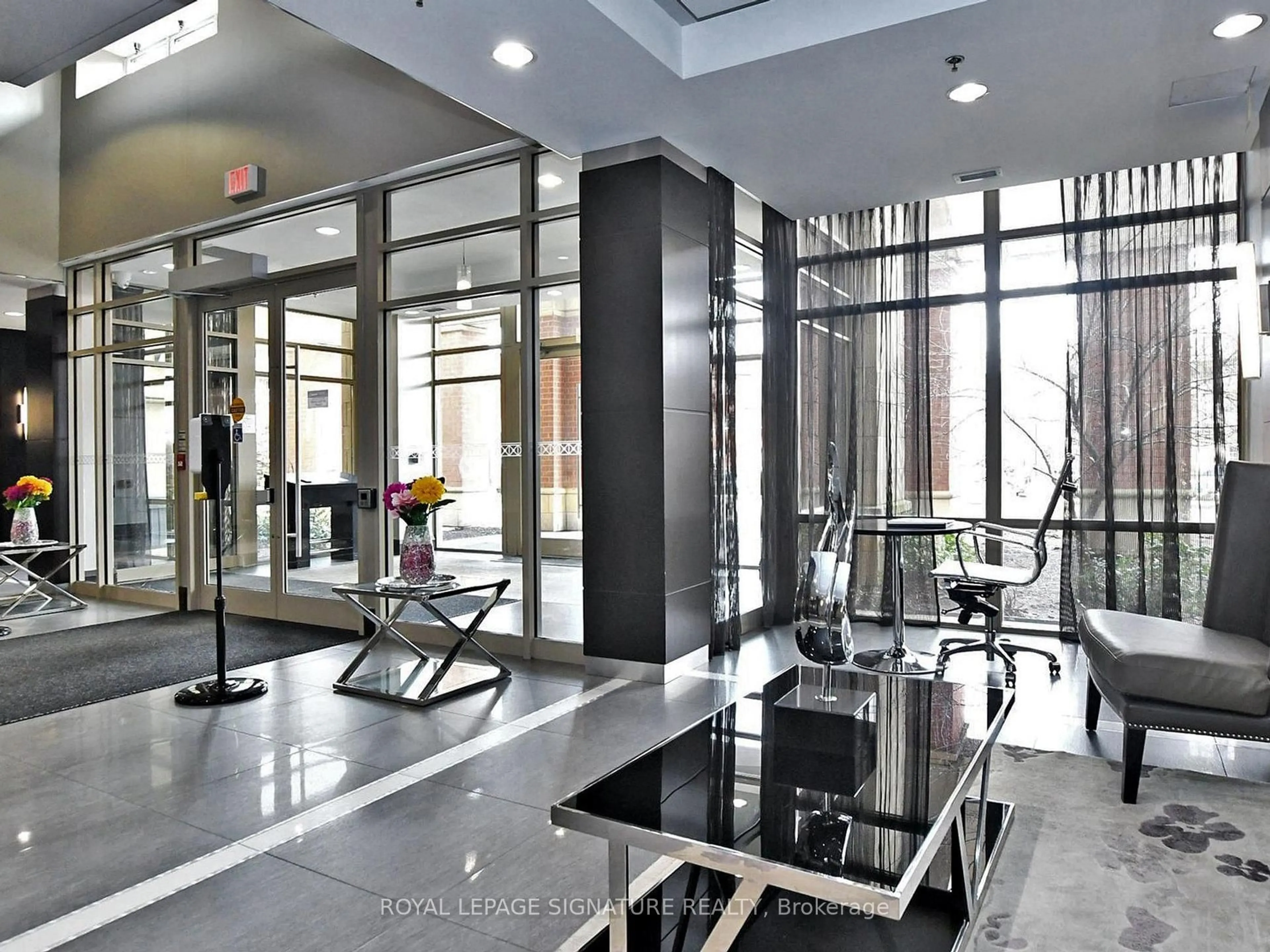 Lobby for 75 King Williams Cres #708, Richmond Hill Ontario L4B 0C1