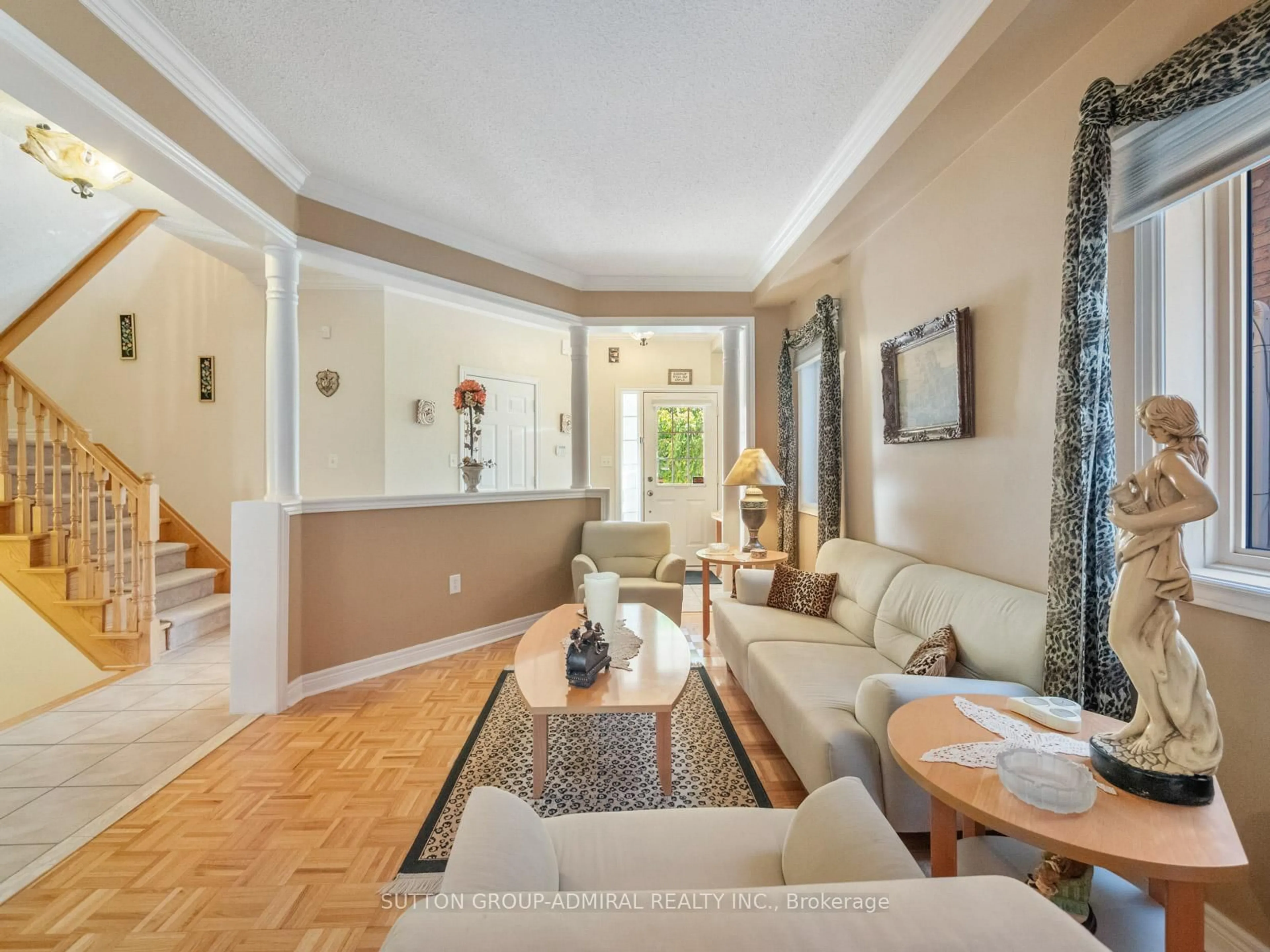 Living room with furniture, ceramic/tile floor for 54 Golden Oak Ave, Richmond Hill Ontario L4S 1Y5