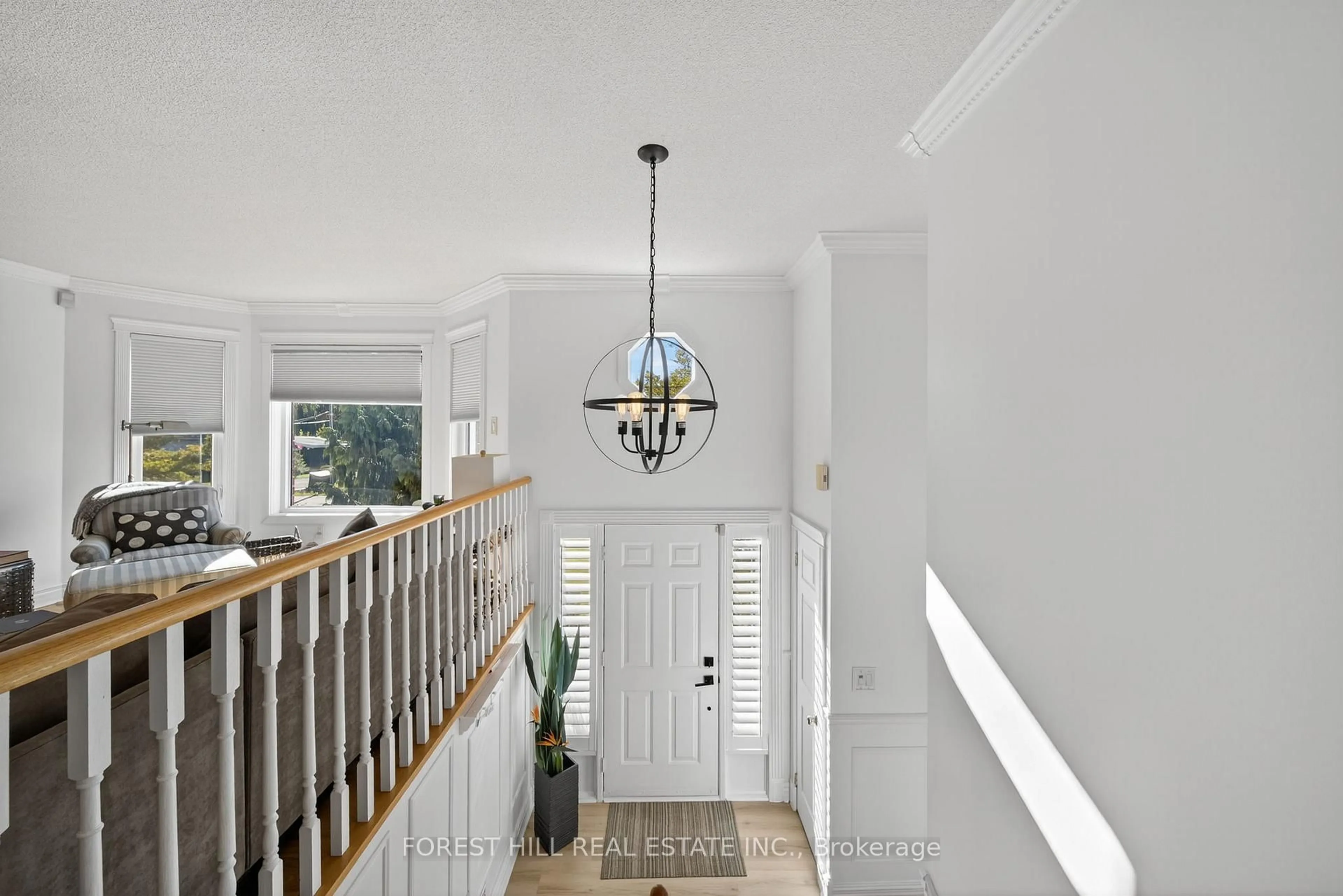 Indoor entryway for 694 Cedar Path, Innisfil Ontario L9S 2H6