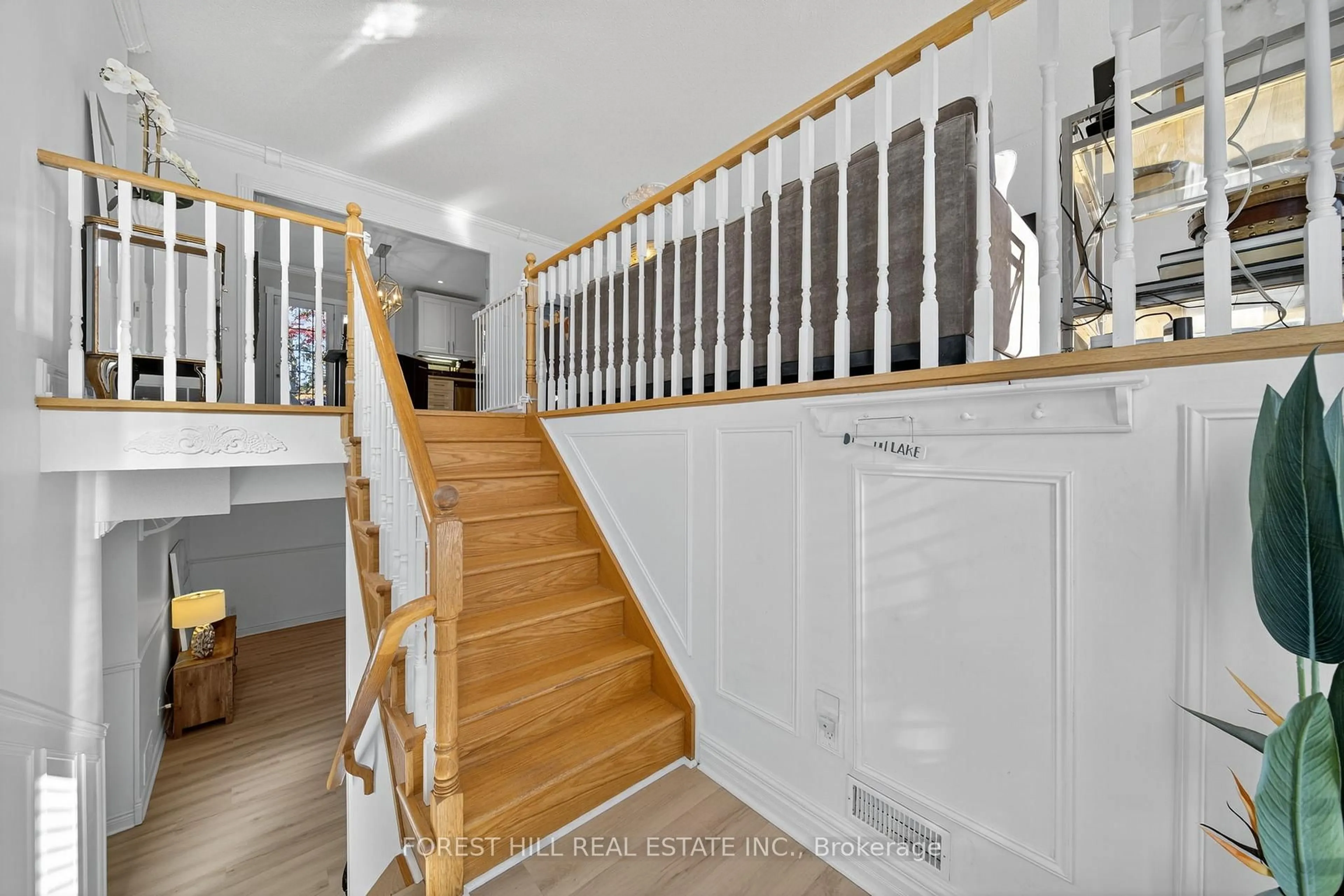 Stairs for 694 Cedar Path, Innisfil Ontario L9S 2H6