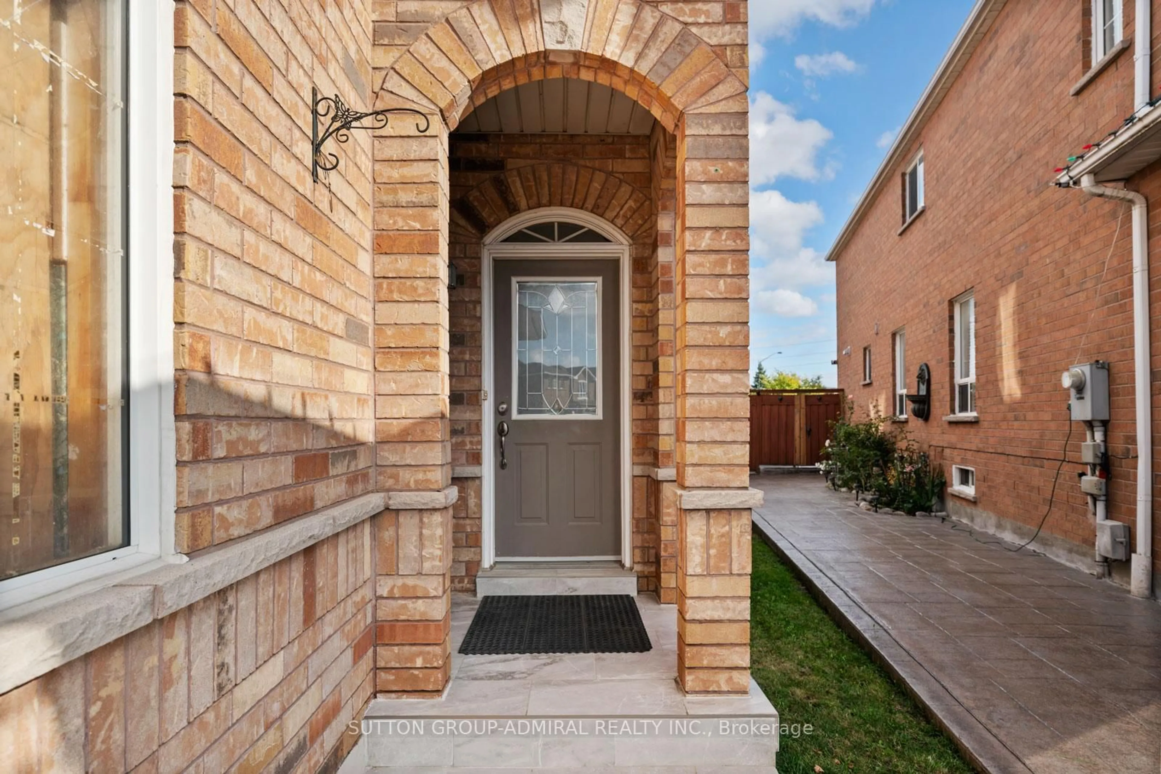 Home with brick exterior material, street for 25 Umbria Cres, Vaughan Ontario L4H 2E1