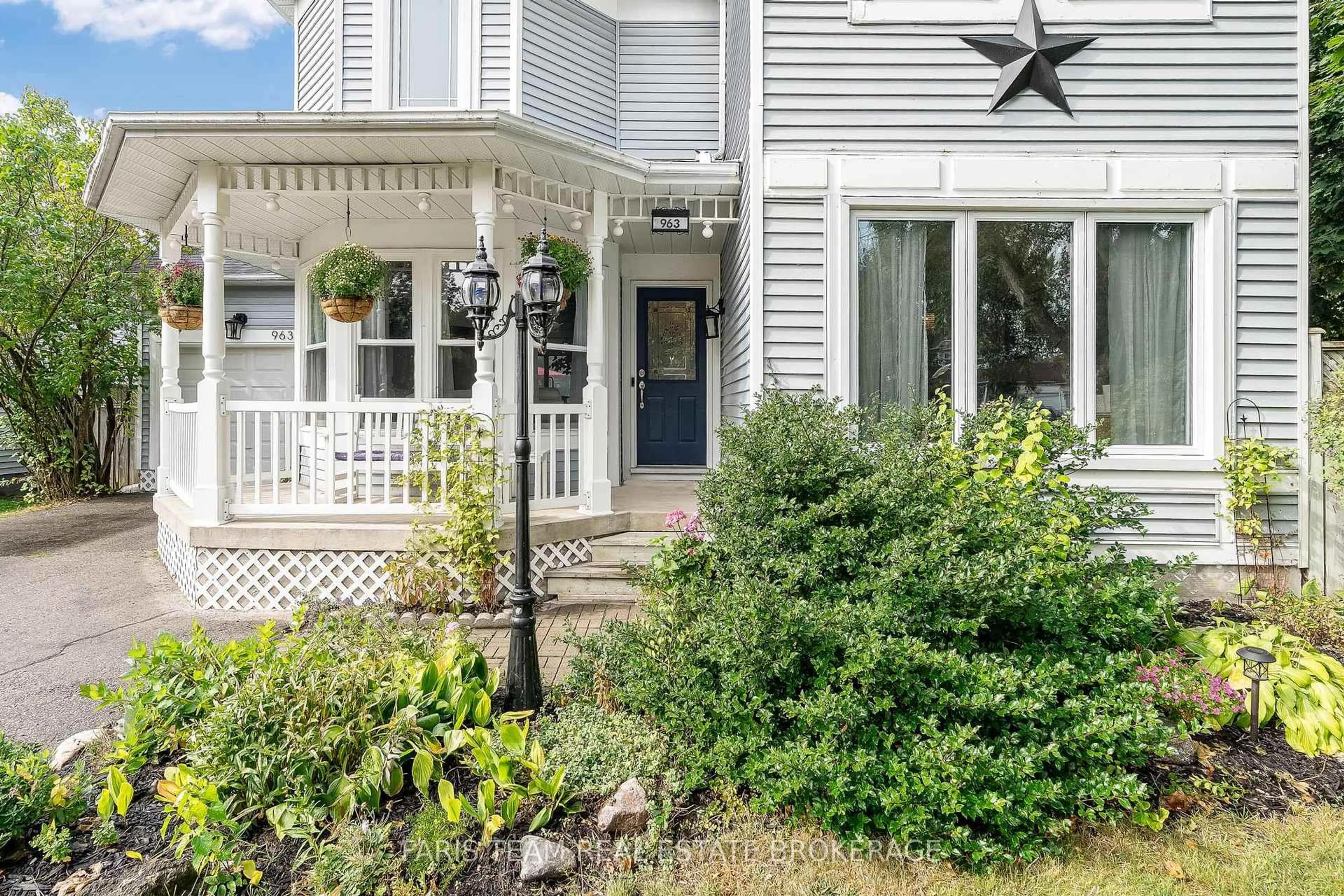 Unknown for 963 Linden St, Innisfil Ontario L9S 1W6