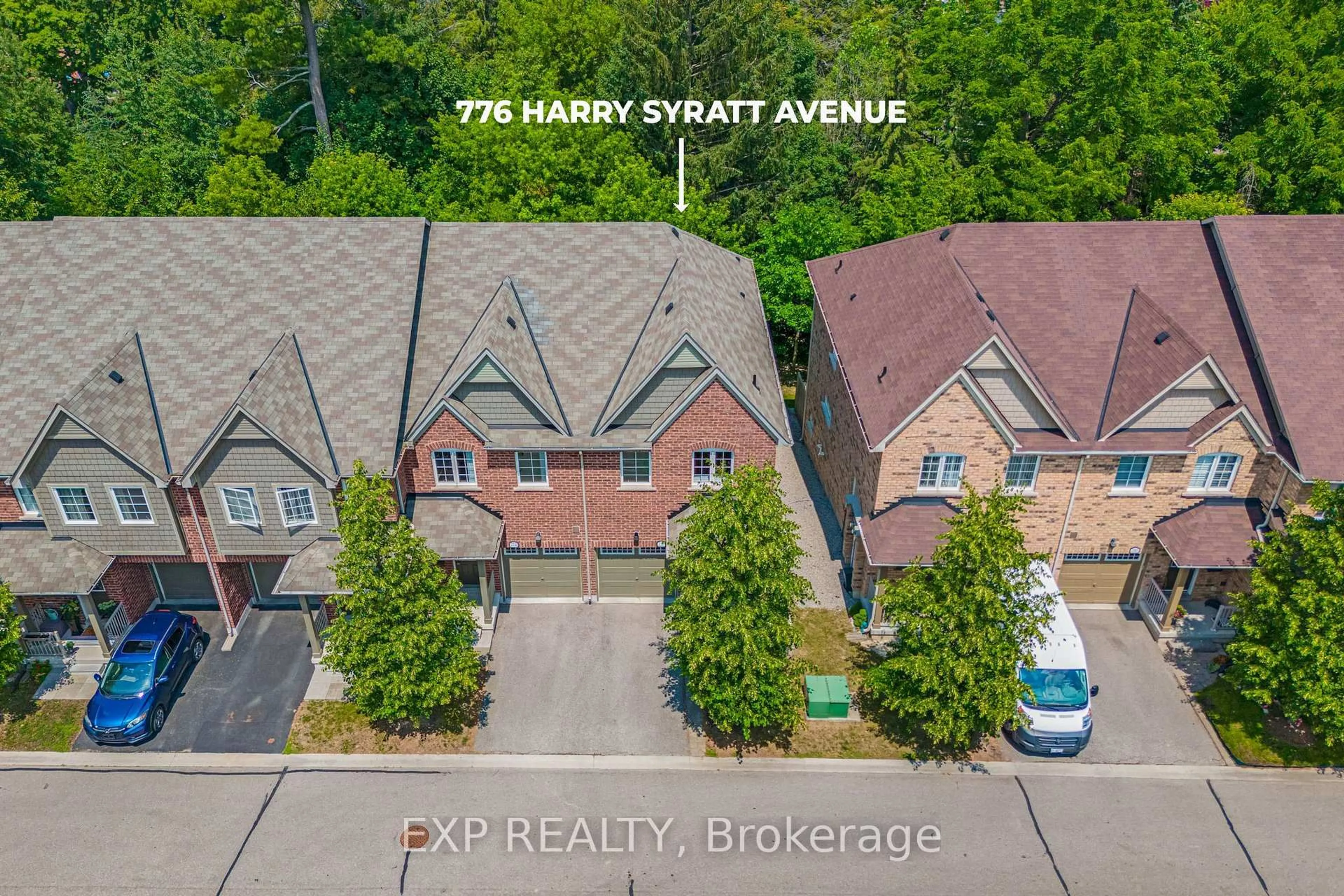 A pic from outside/outdoor area/front of a property/back of a property/a pic from drone, street for 776 Harry Syratt Ave, Newmarket Ontario L3X 0A3