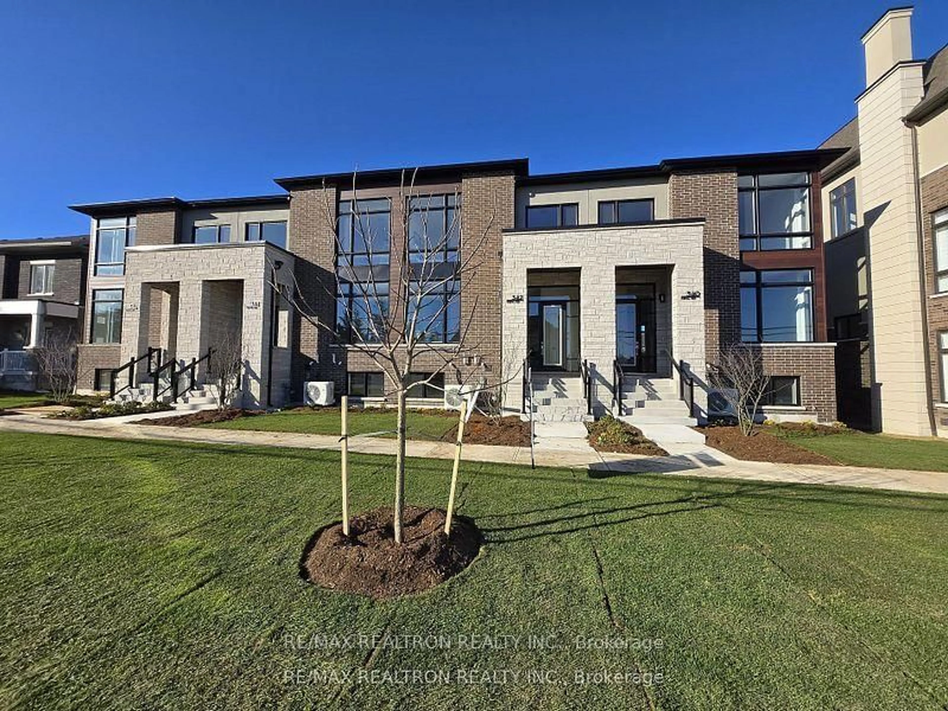 Home with brick exterior material, unknown for 344 King Rd, Richmond Hill Ontario L4E 1N5