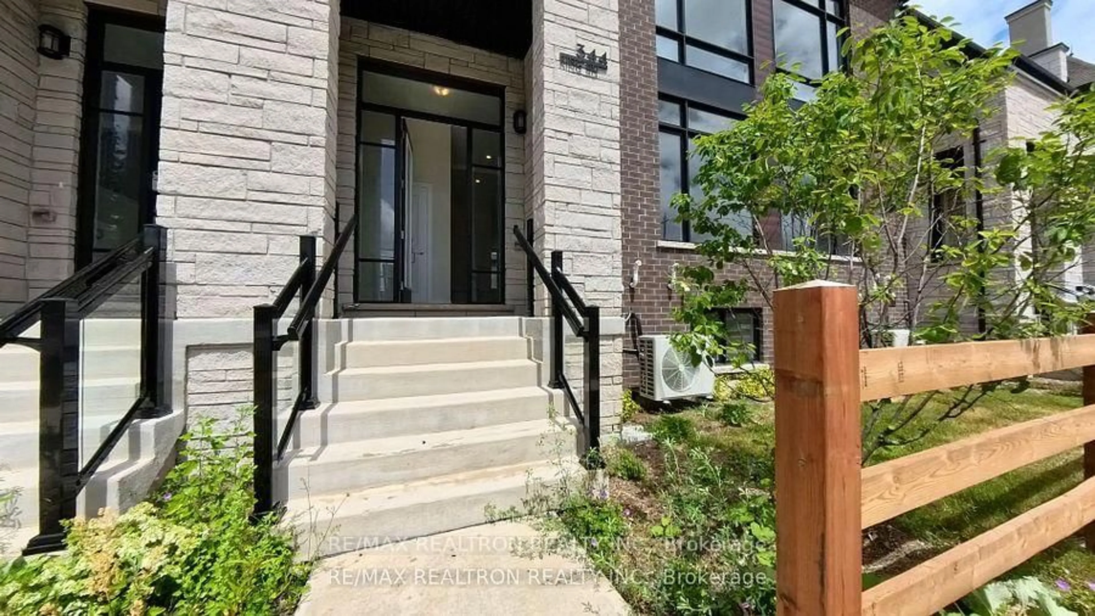 Unknown for 344 King Rd, Richmond Hill Ontario L4E 1N5
