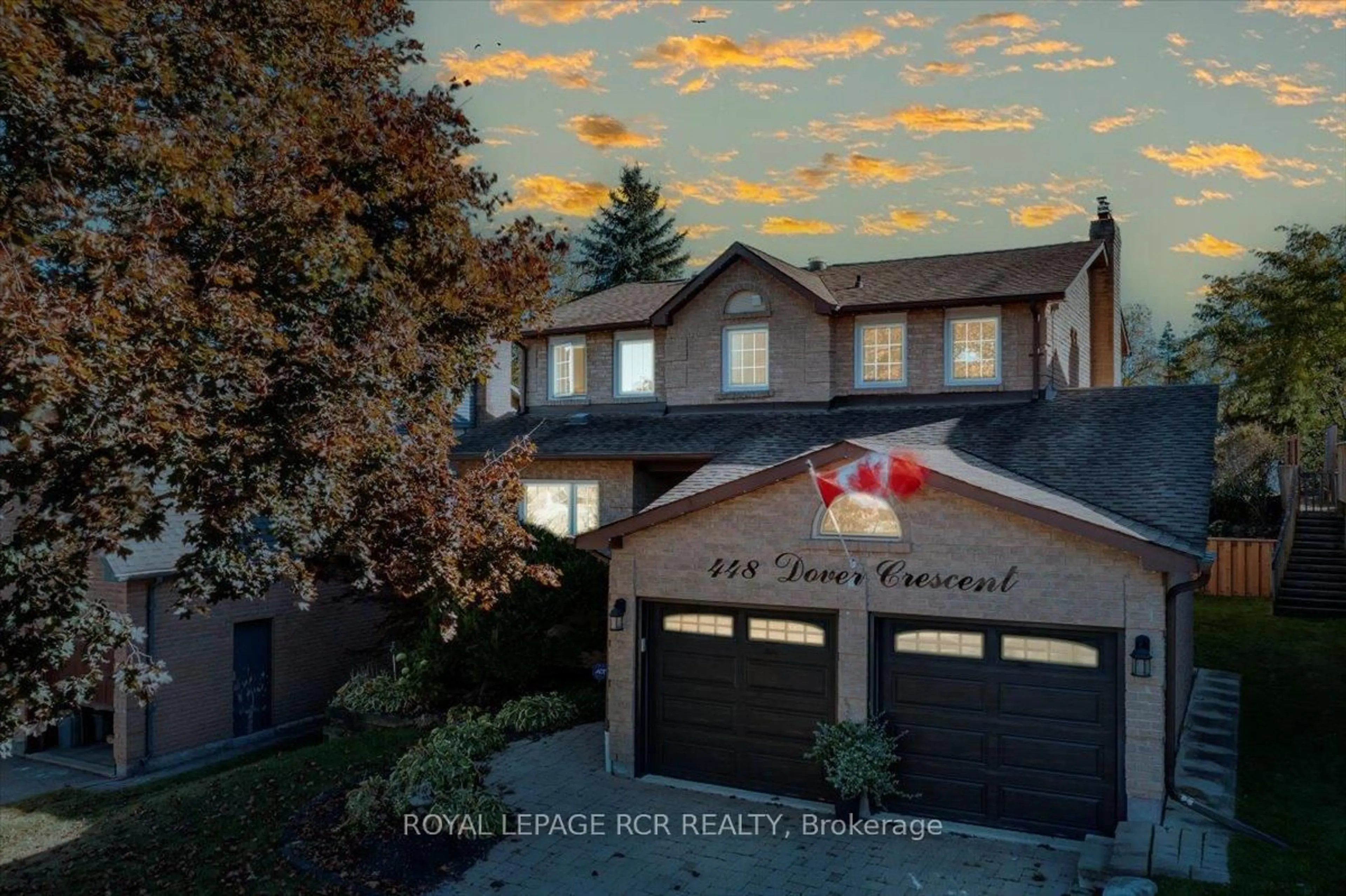 A pic from outside/outdoor area/front of a property/back of a property/a pic from drone, water/lake/river/ocean view for 448 Dover Cres, Newmarket Ontario L3Y 6C5