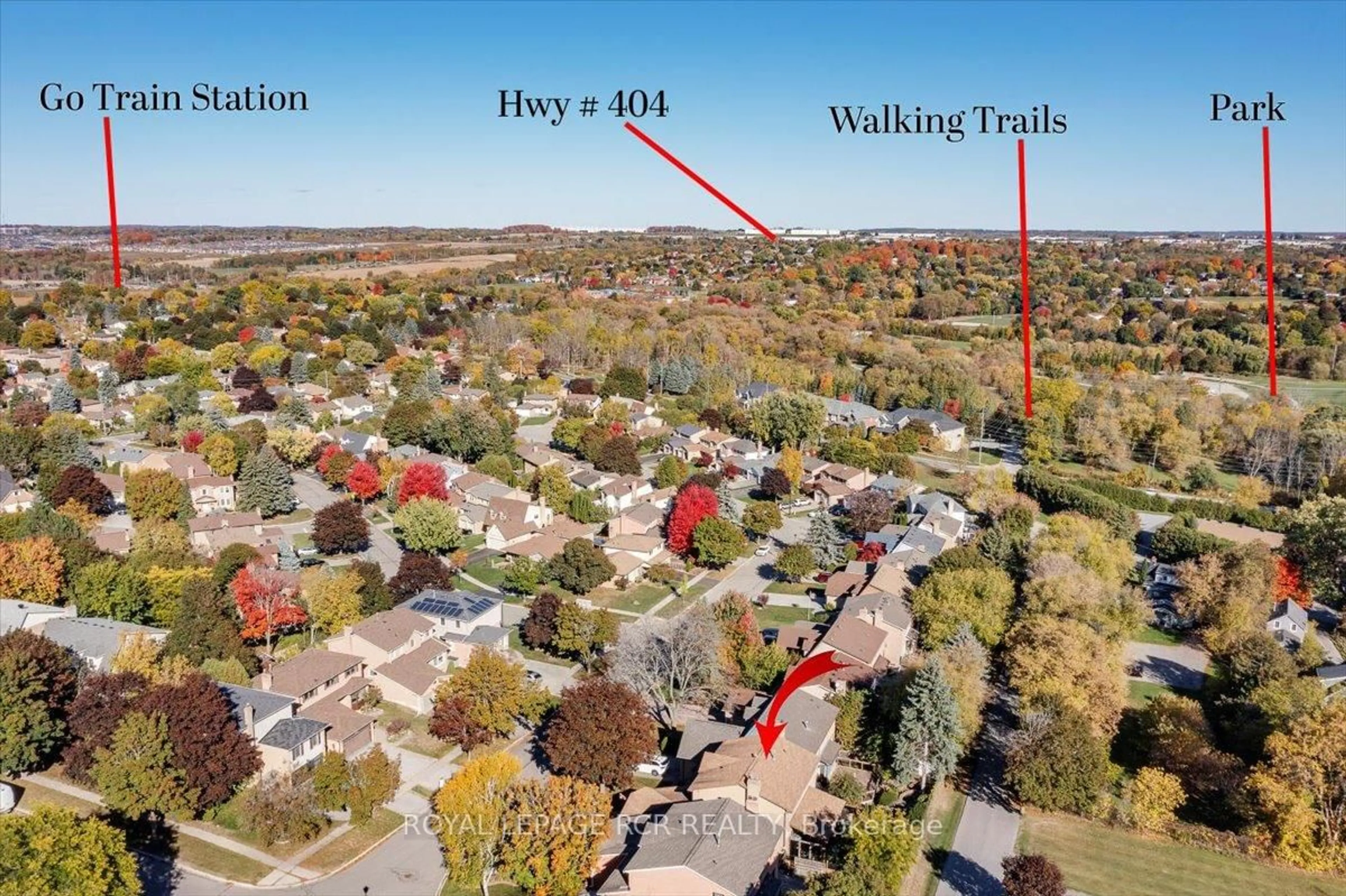 A pic from outside/outdoor area/front of a property/back of a property/a pic from drone, unknown for 448 Dover Cres, Newmarket Ontario L3Y 6C5
