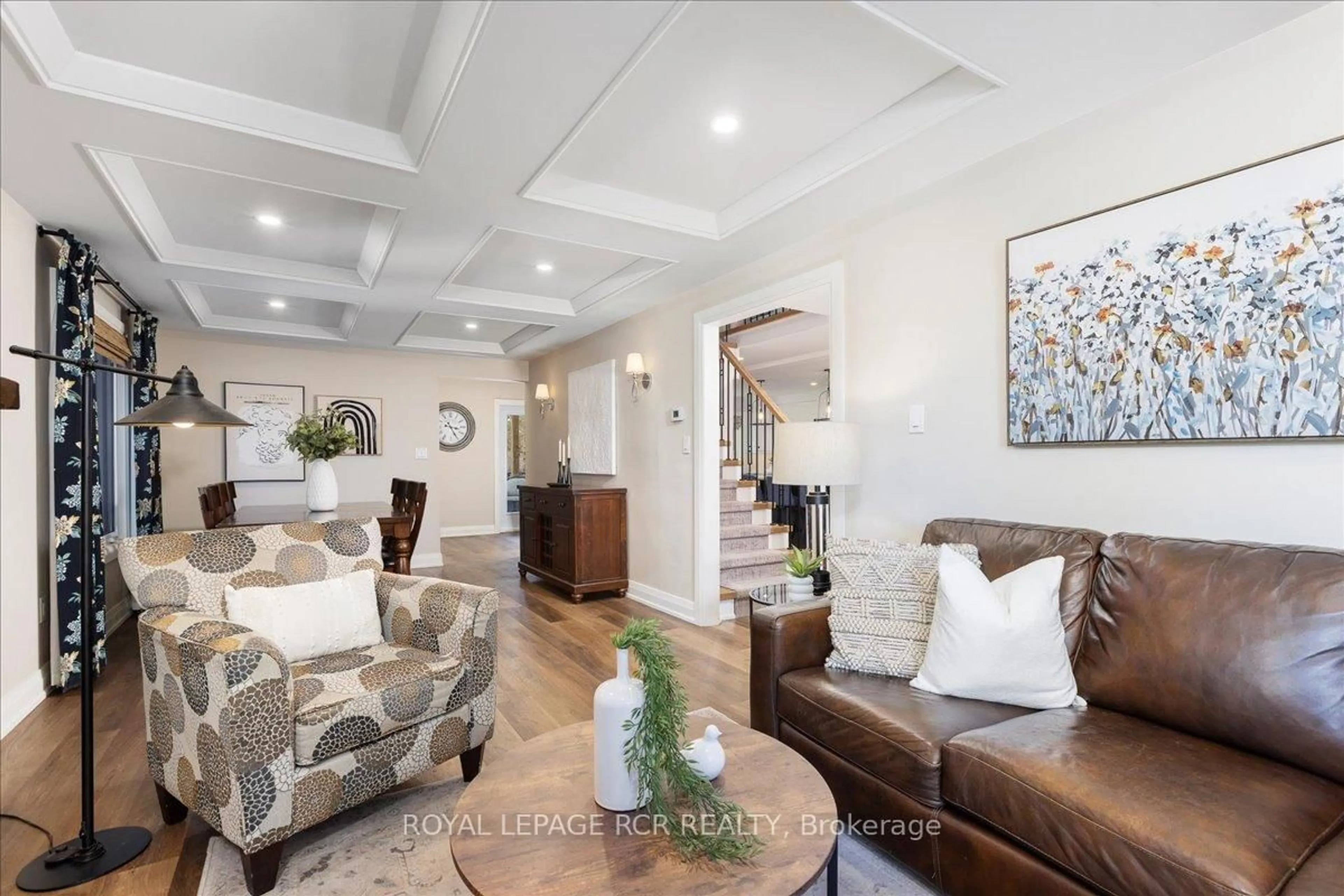 Living room with furniture, unknown for 448 Dover Cres, Newmarket Ontario L3Y 6C5