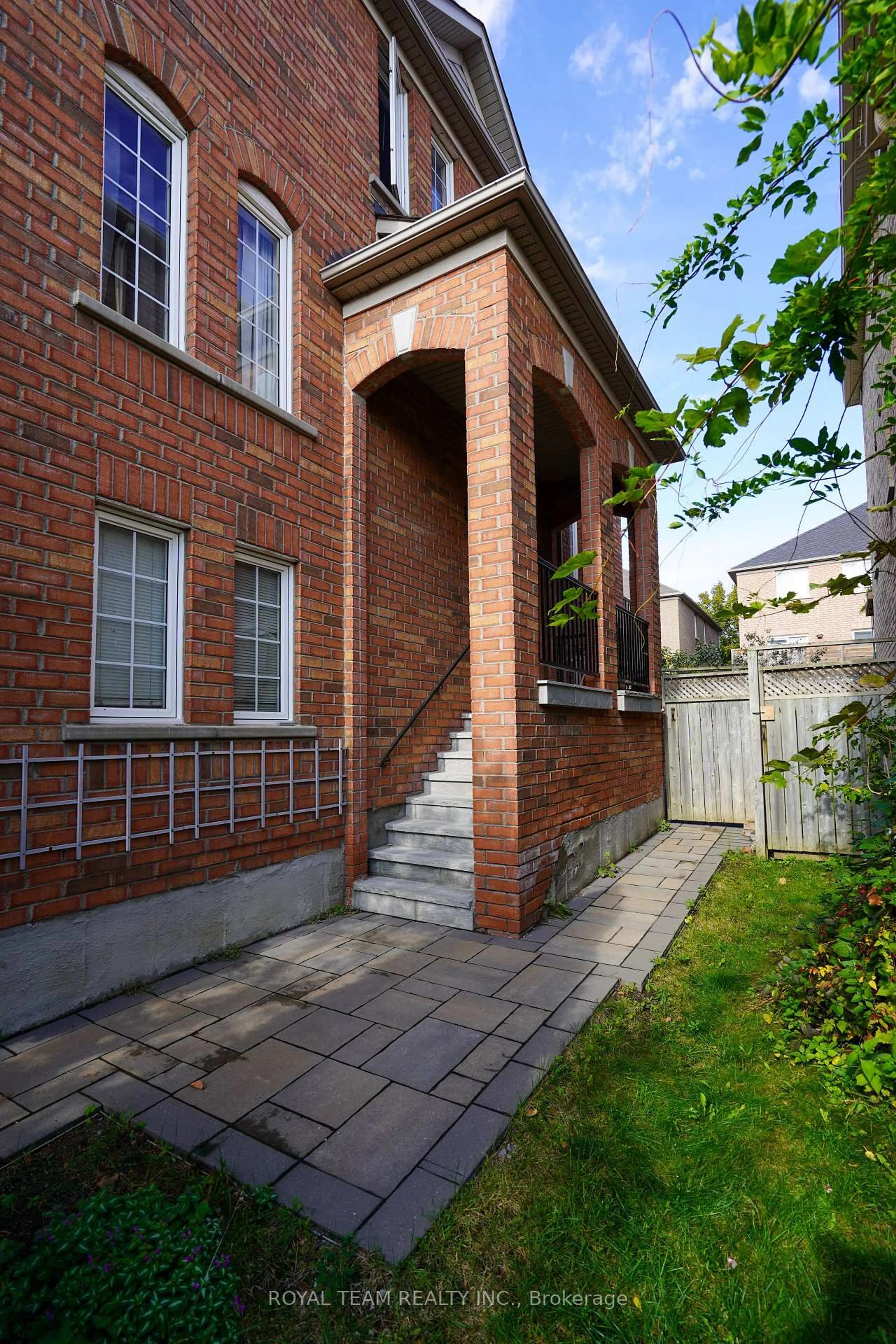 Home with brick exterior material, street for 76 Sassafras Circ, Vaughan Ontario L4J 8M9