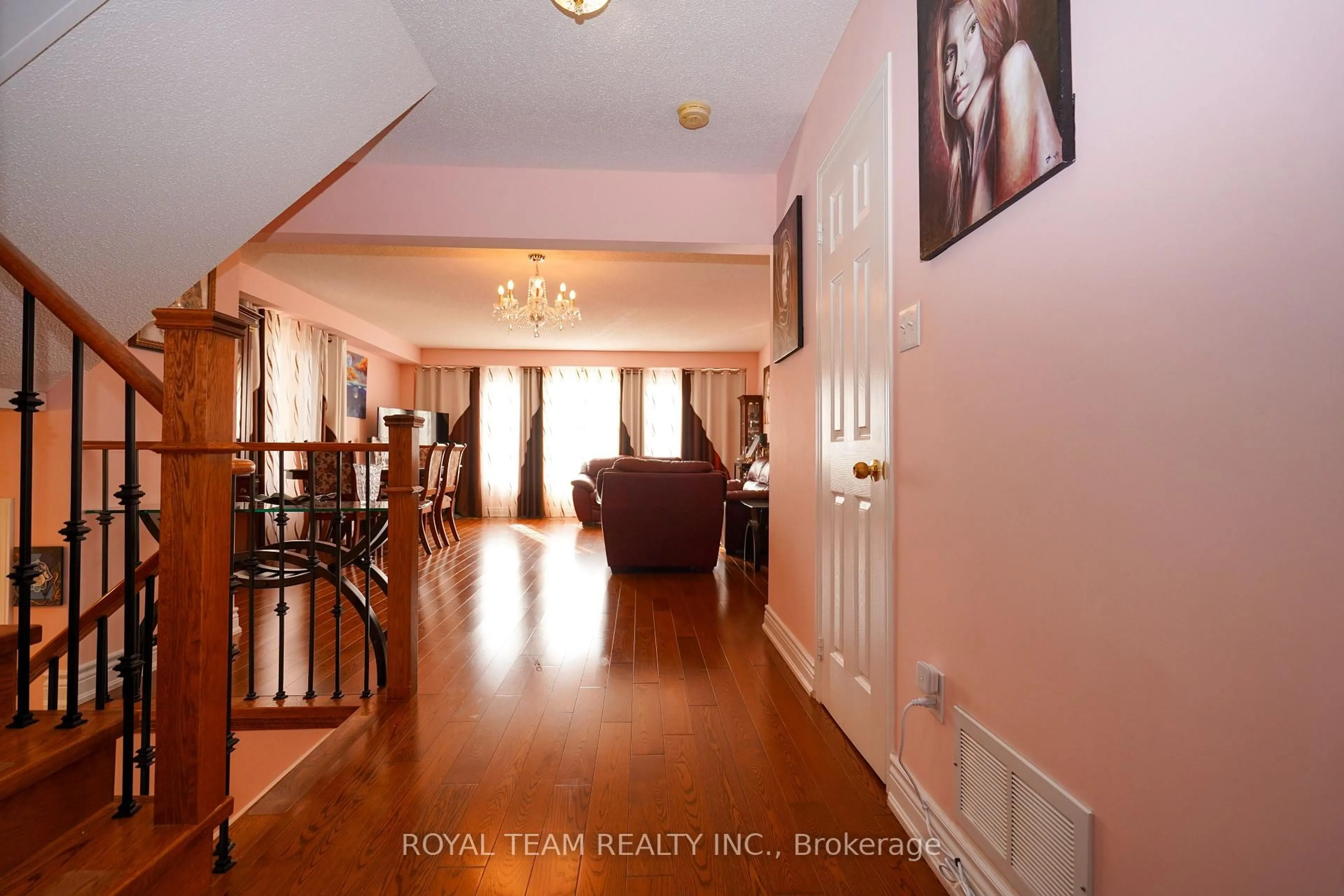 Indoor foyer for 76 Sassafras Circ, Vaughan Ontario L4J 8M9