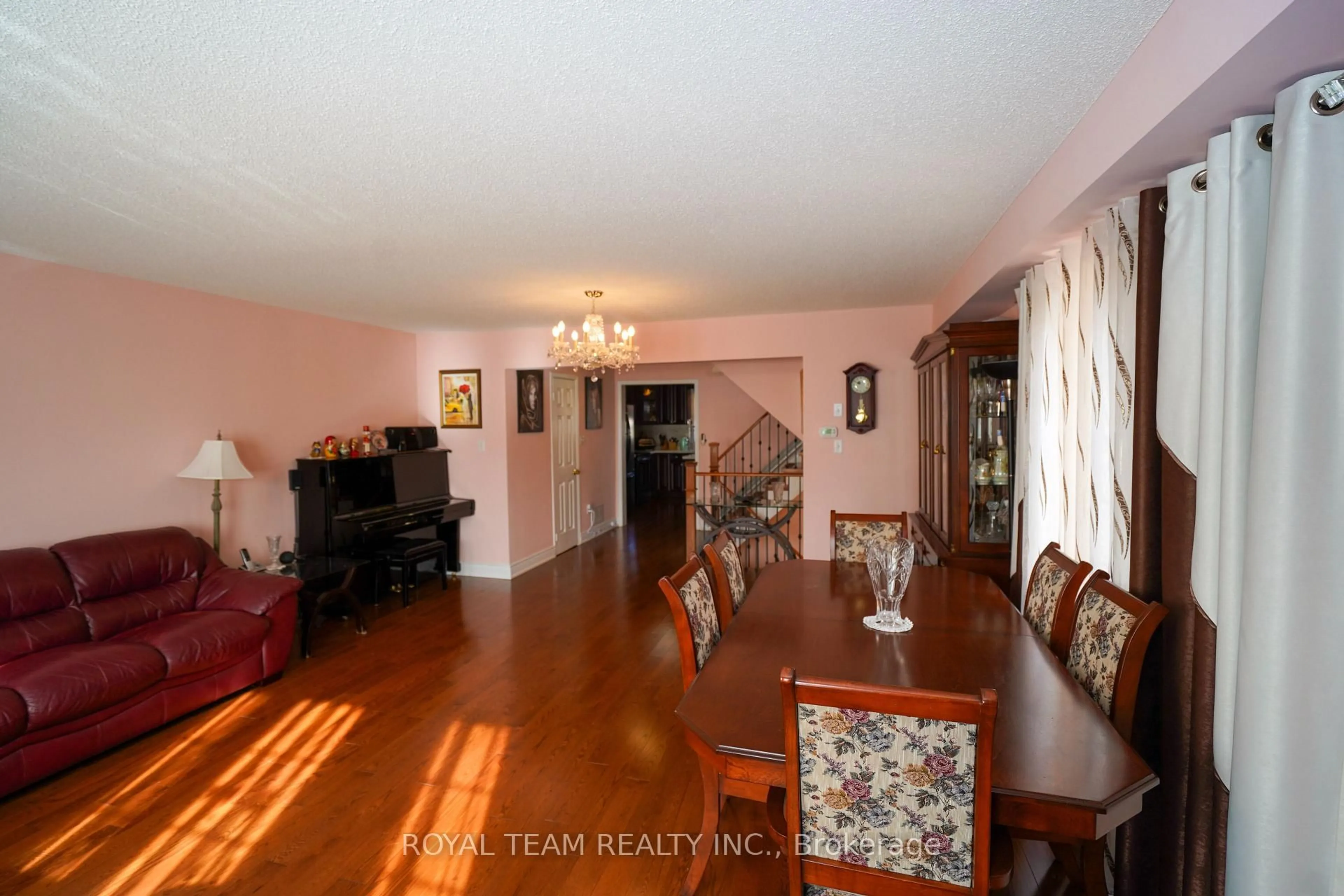 Dining room, wood/laminate floor for 76 Sassafras Circ, Vaughan Ontario L4J 8M9