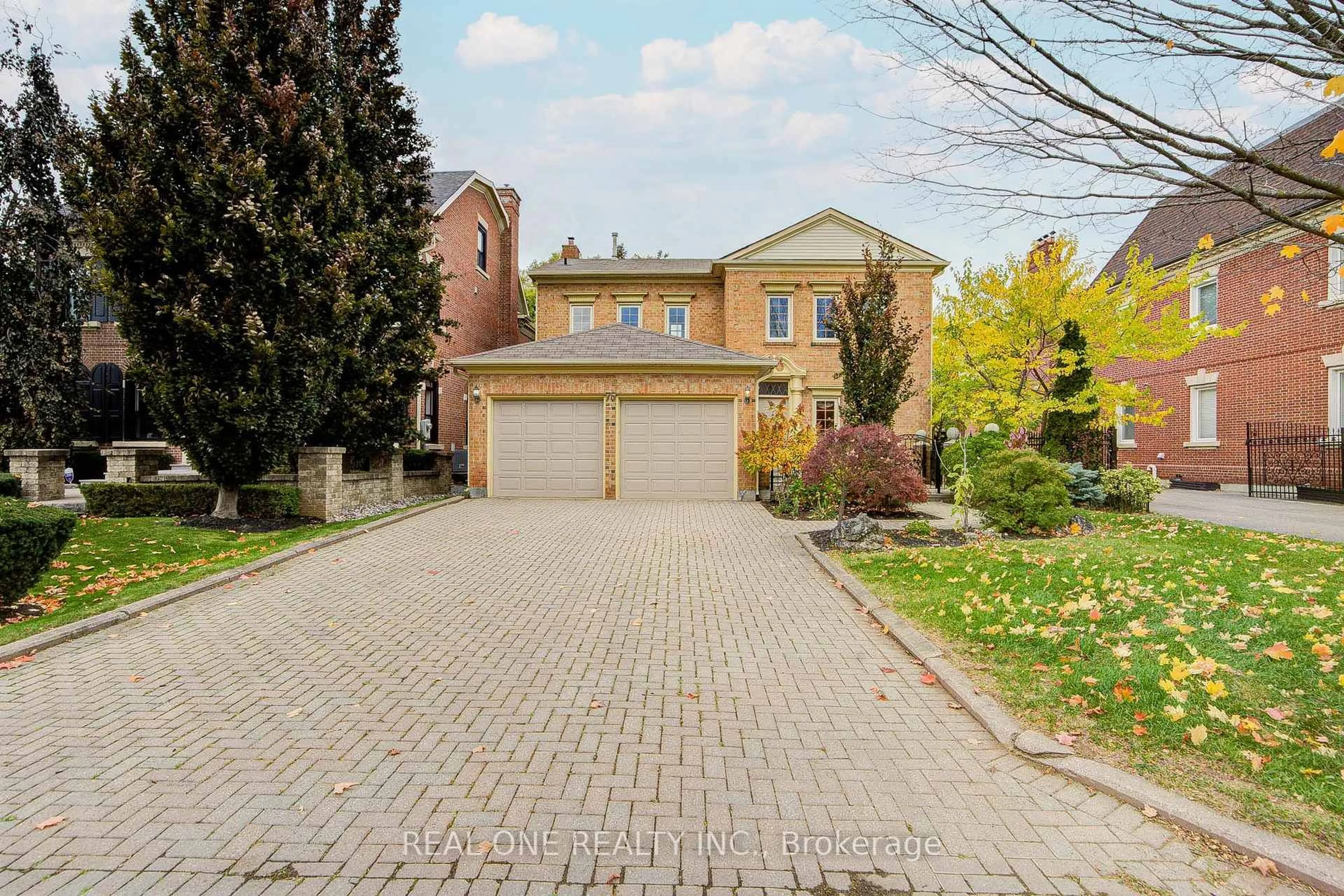 Home with brick exterior material, street for 75 Willett Cres, Richmond Hill Ontario L4C 7W5