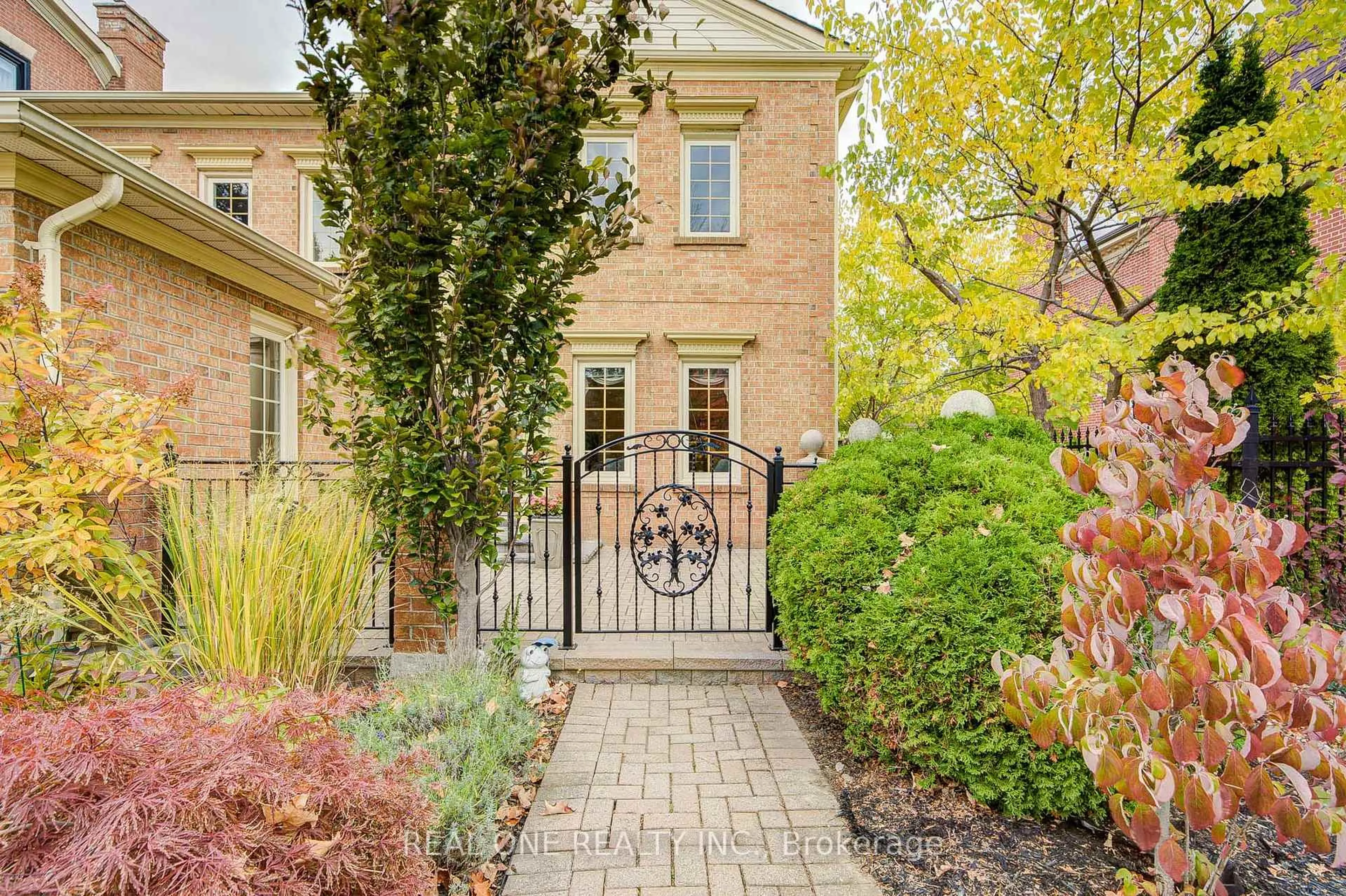 Home with brick exterior material, street for 75 Willett Cres, Richmond Hill Ontario L4C 7W5