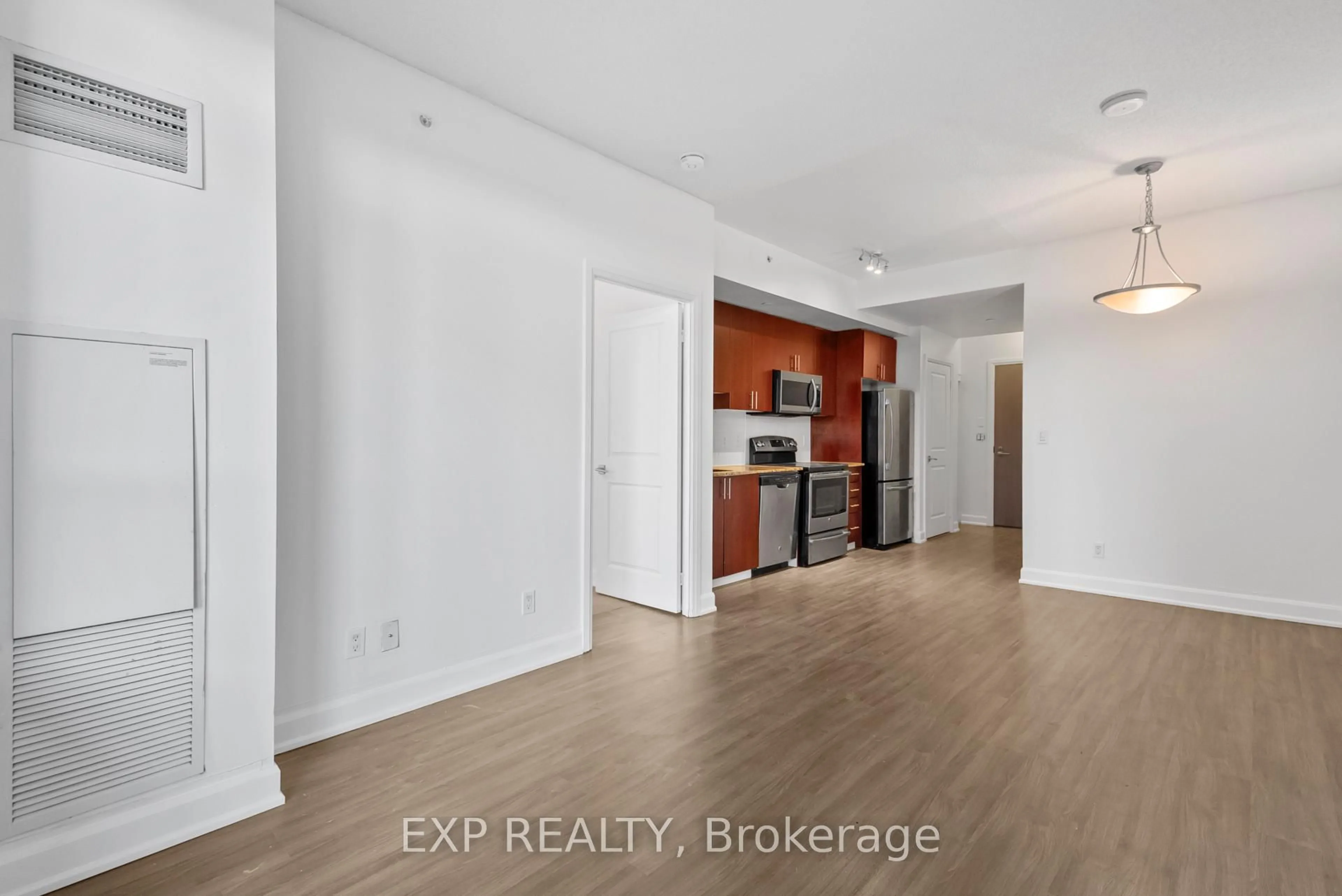 Unknown for 7167 Yonge St #1011, Markham Ontario L3T 0E1