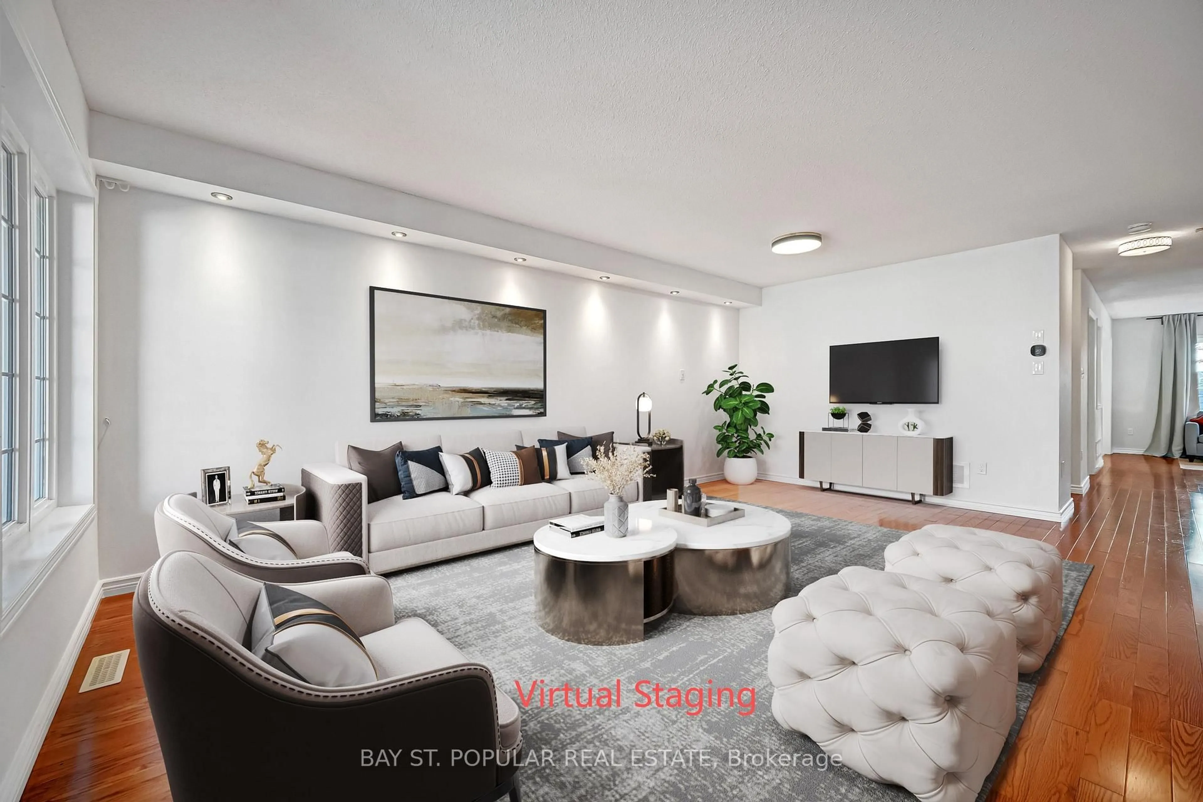 Living room with furniture, unknown for 21 Westcliffe Cres, Richmond Hill Ontario L4E 0S1