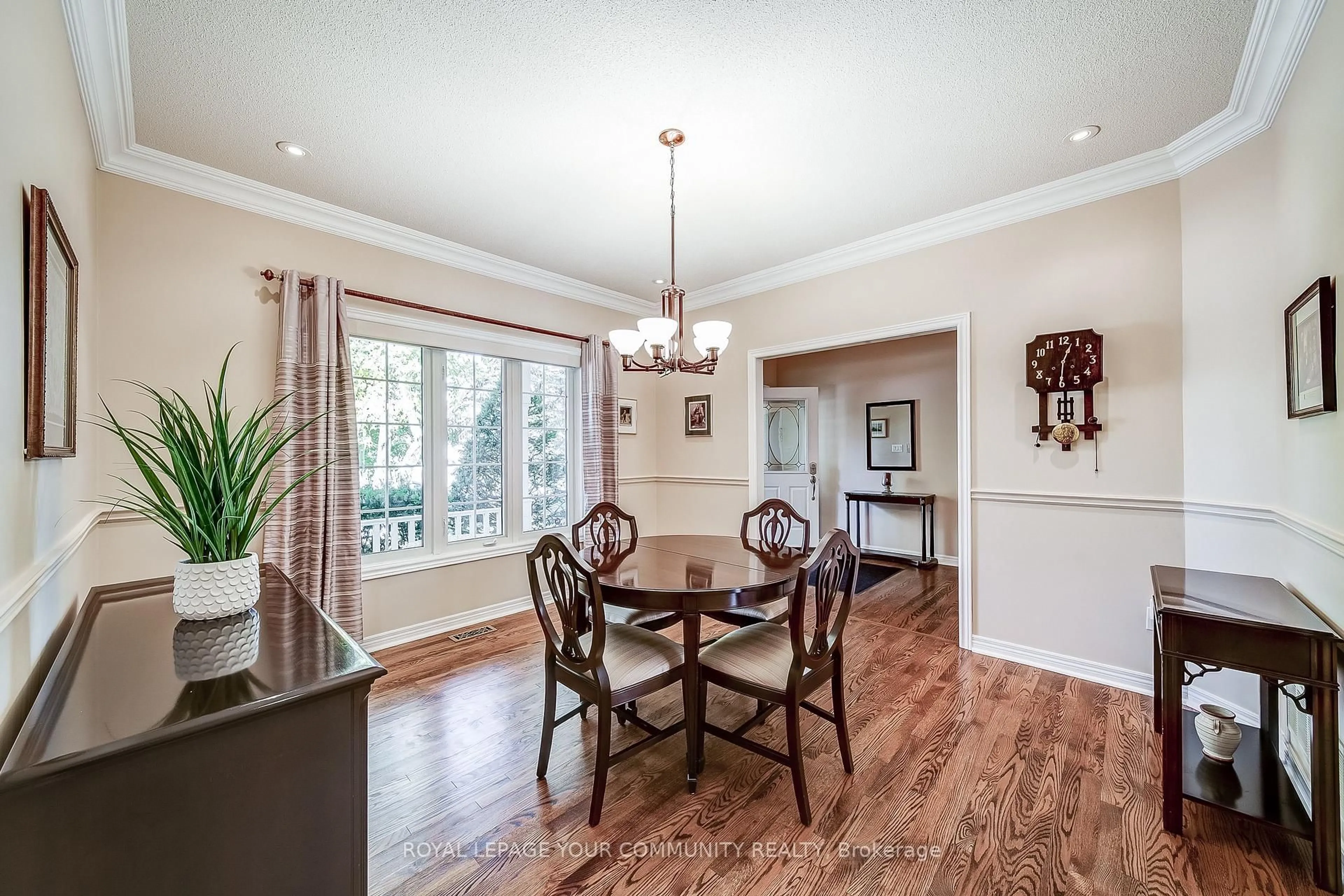 Dining room, wood/laminate floor for 53 David Willson Tr, East Gwillimbury Ontario L0G 1V0