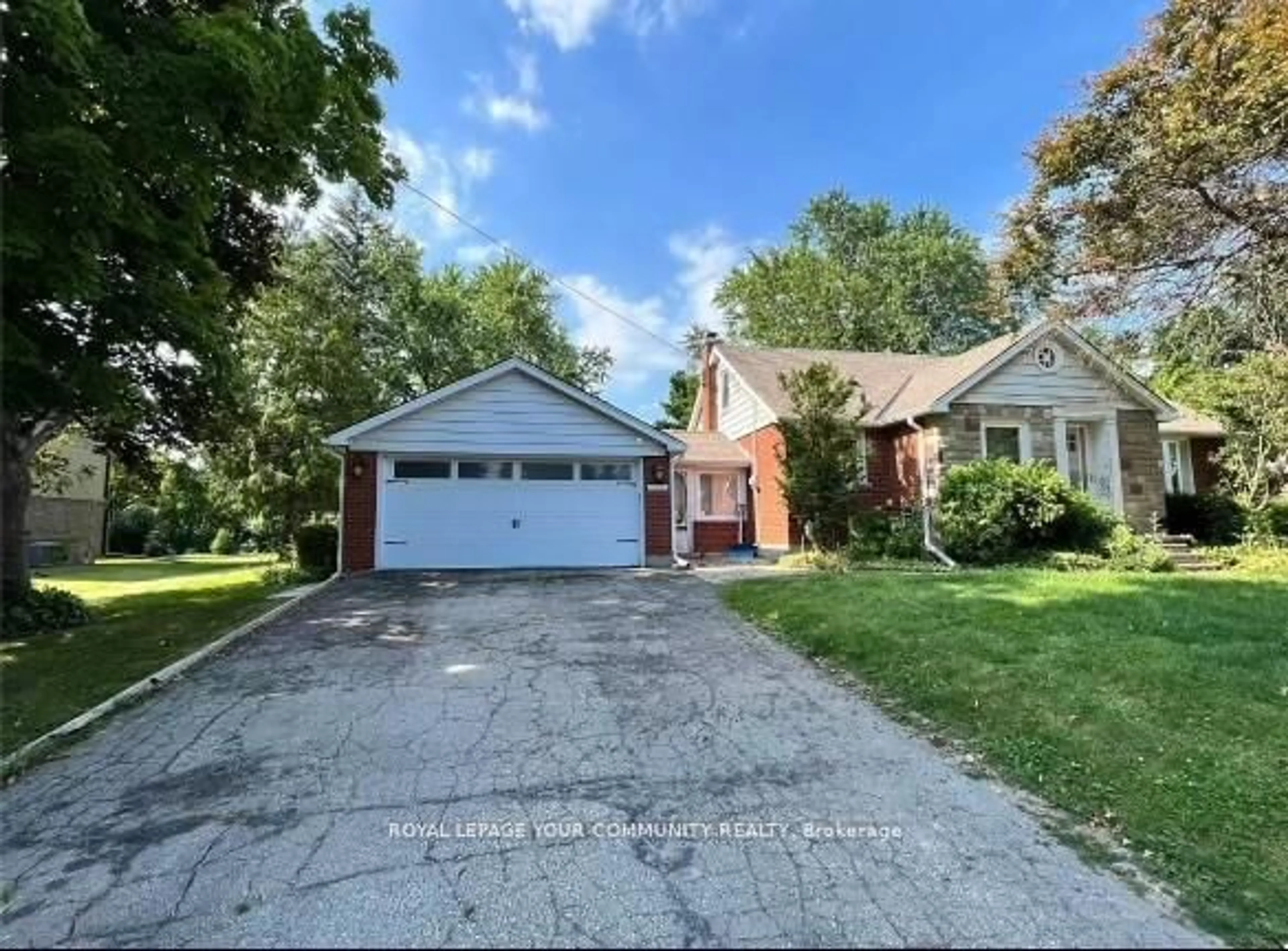 A pic from outside/outdoor area/front of a property/back of a property/a pic from drone, street for 134 James St, King Ontario L7B 1J6