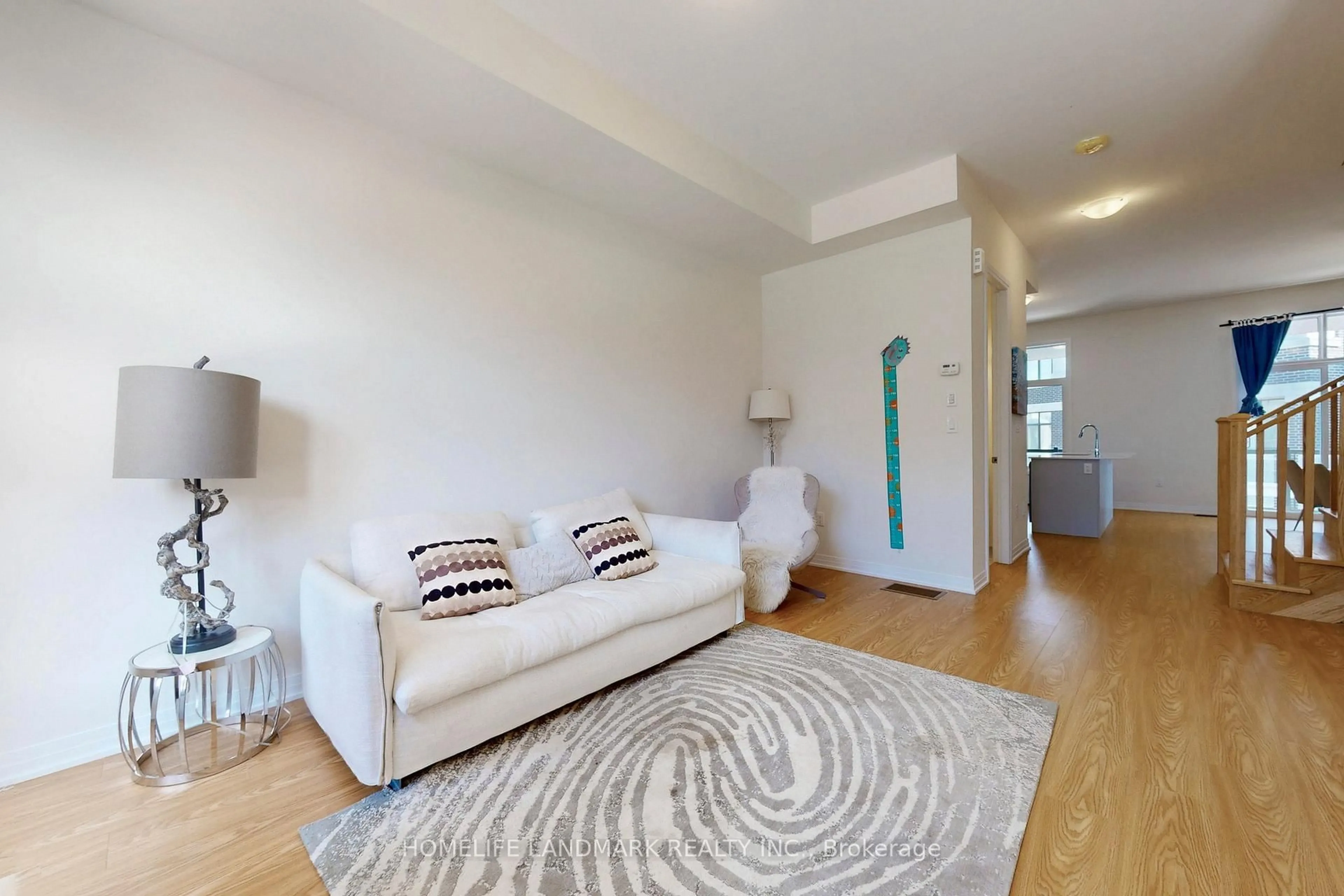 Living room with furniture, unknown for 17 Kahshe Lane, Richmond Hill Ontario L4S 0N7