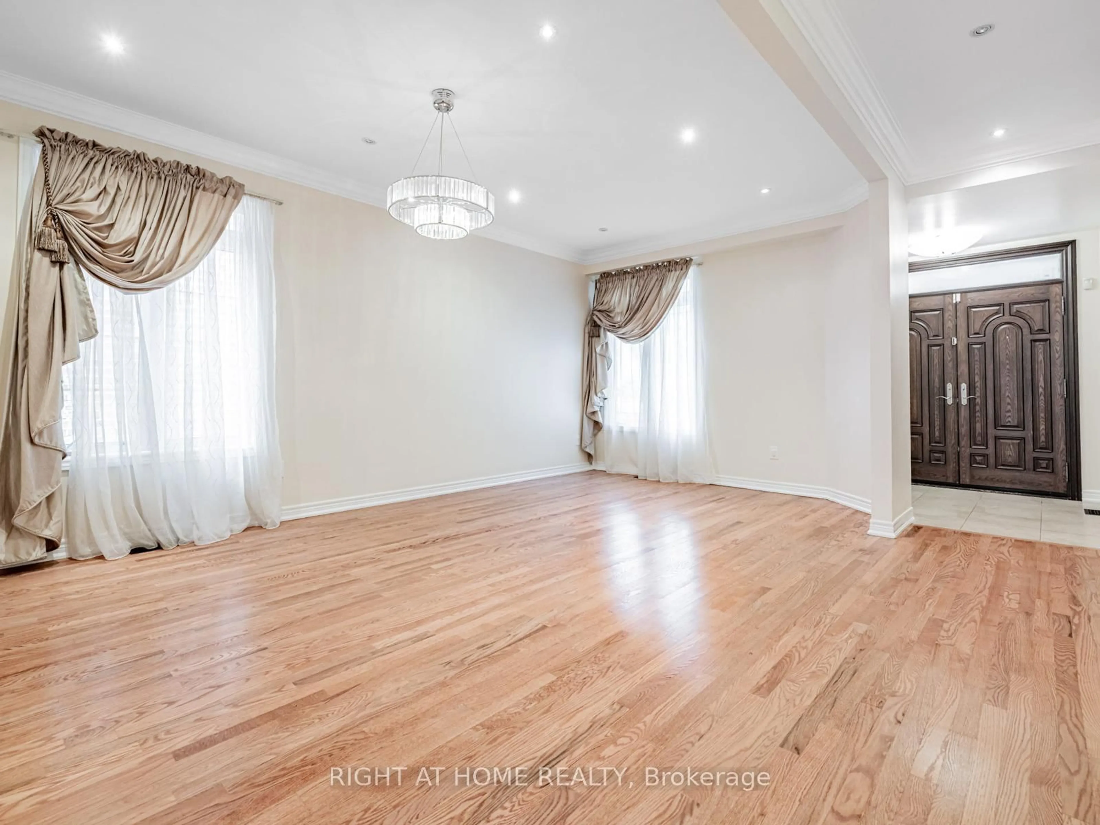Unknown for 67 Timna Cres, Vaughan Ontario L6A 4L7